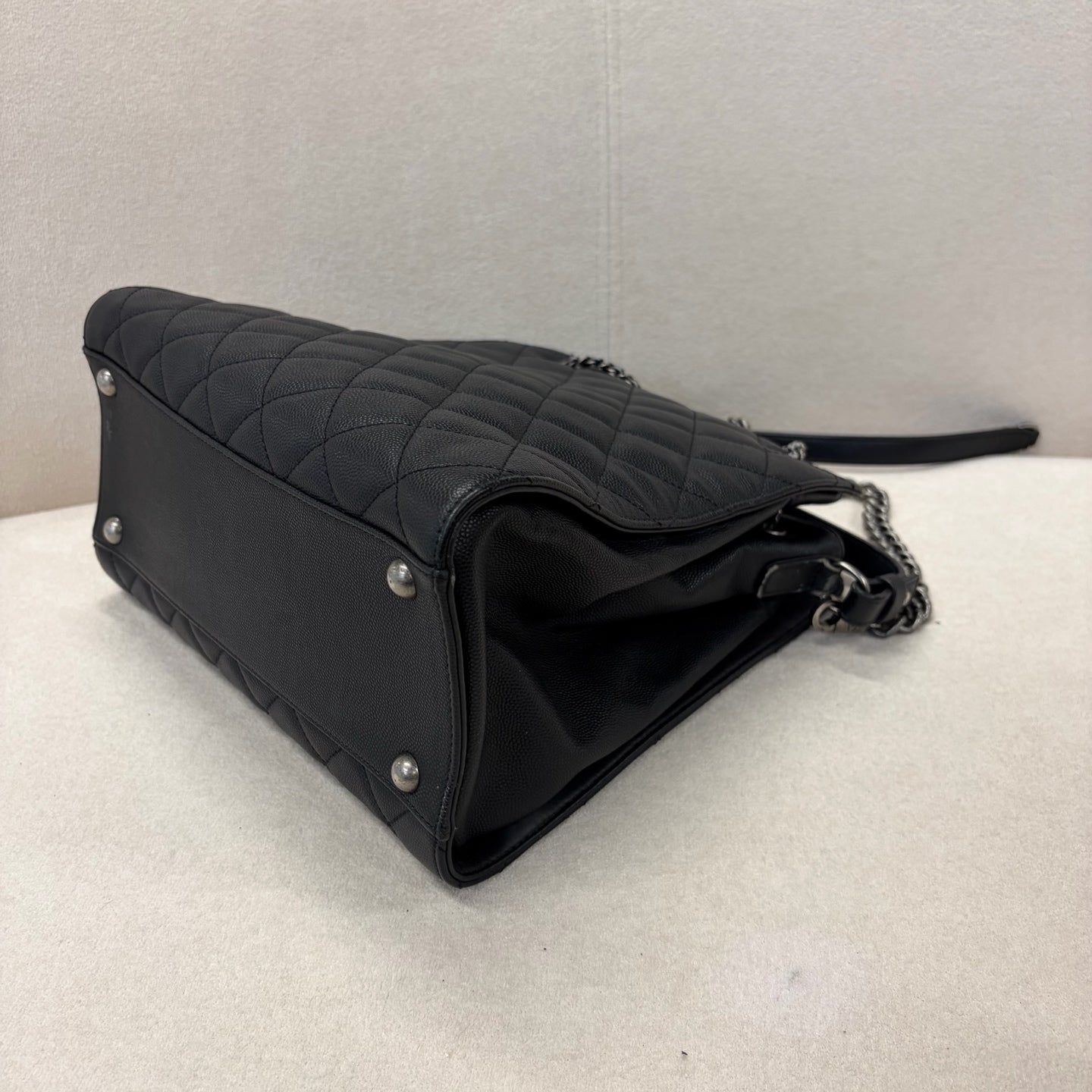 Chanel - Other - Leather - Black - (medium)