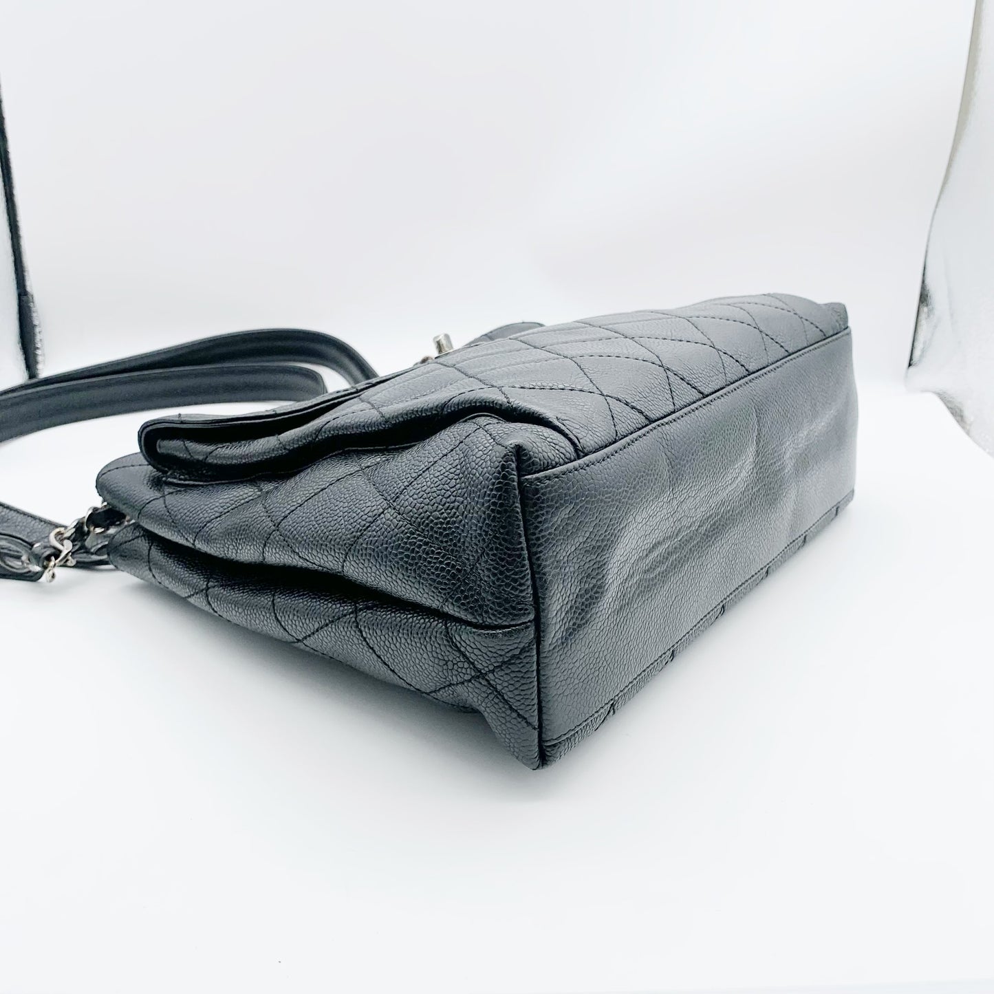 Chanel - Other - Leather - Black - (medium)