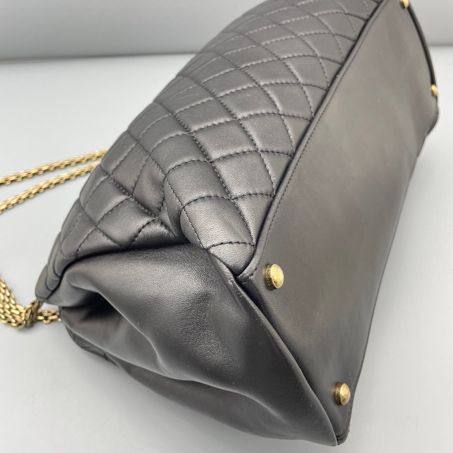 Chanel - Other - Leather - Black - (medium)