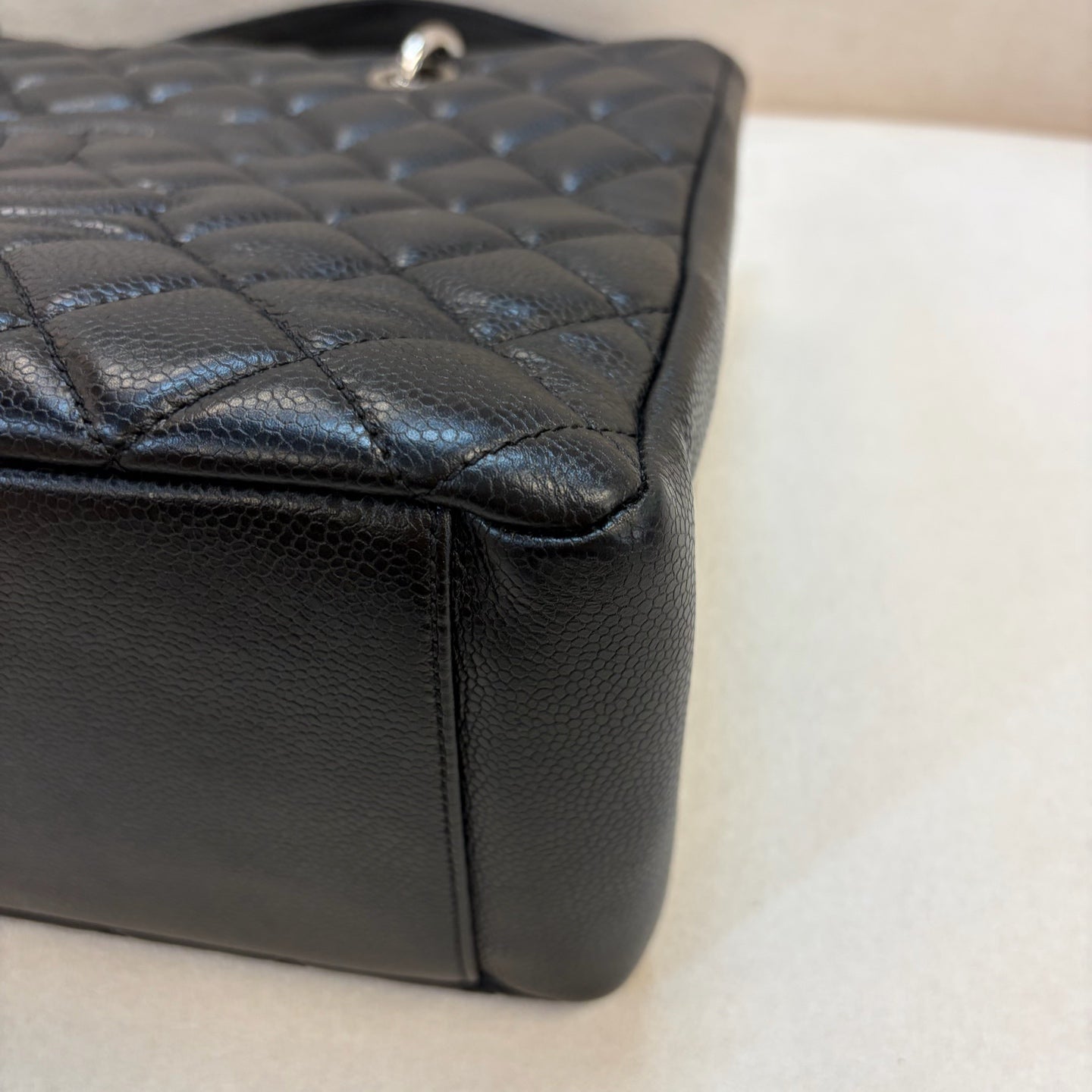Chanel - Other - Leather - Black - (medium)