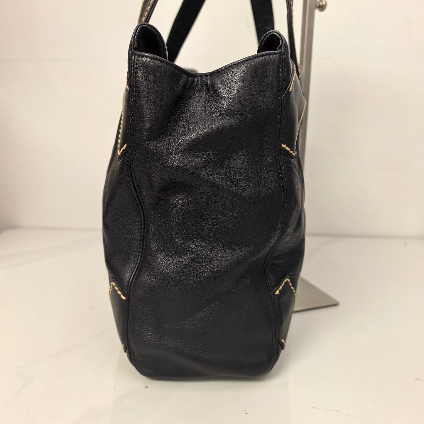 Chanel - Other - Leather - Black - (medium)