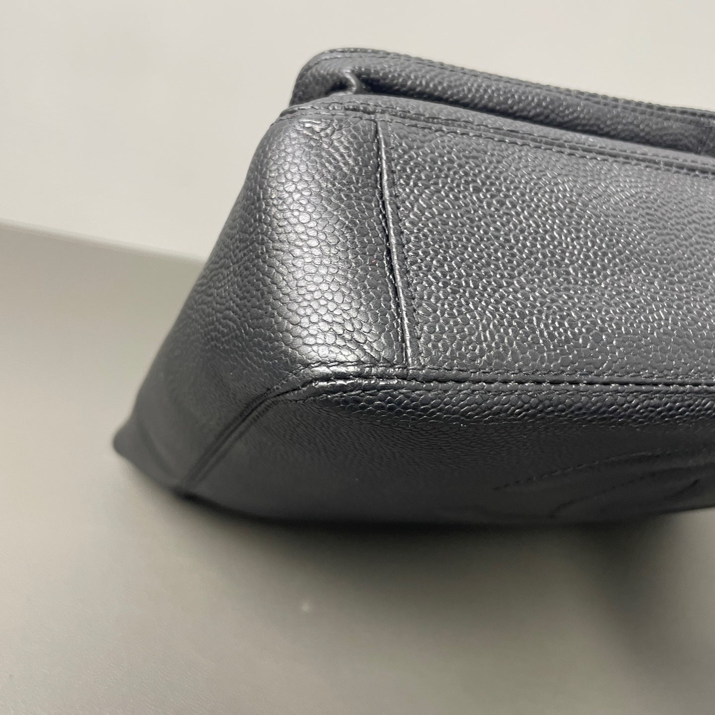 Chanel - Other - Leather - Black - (medium)