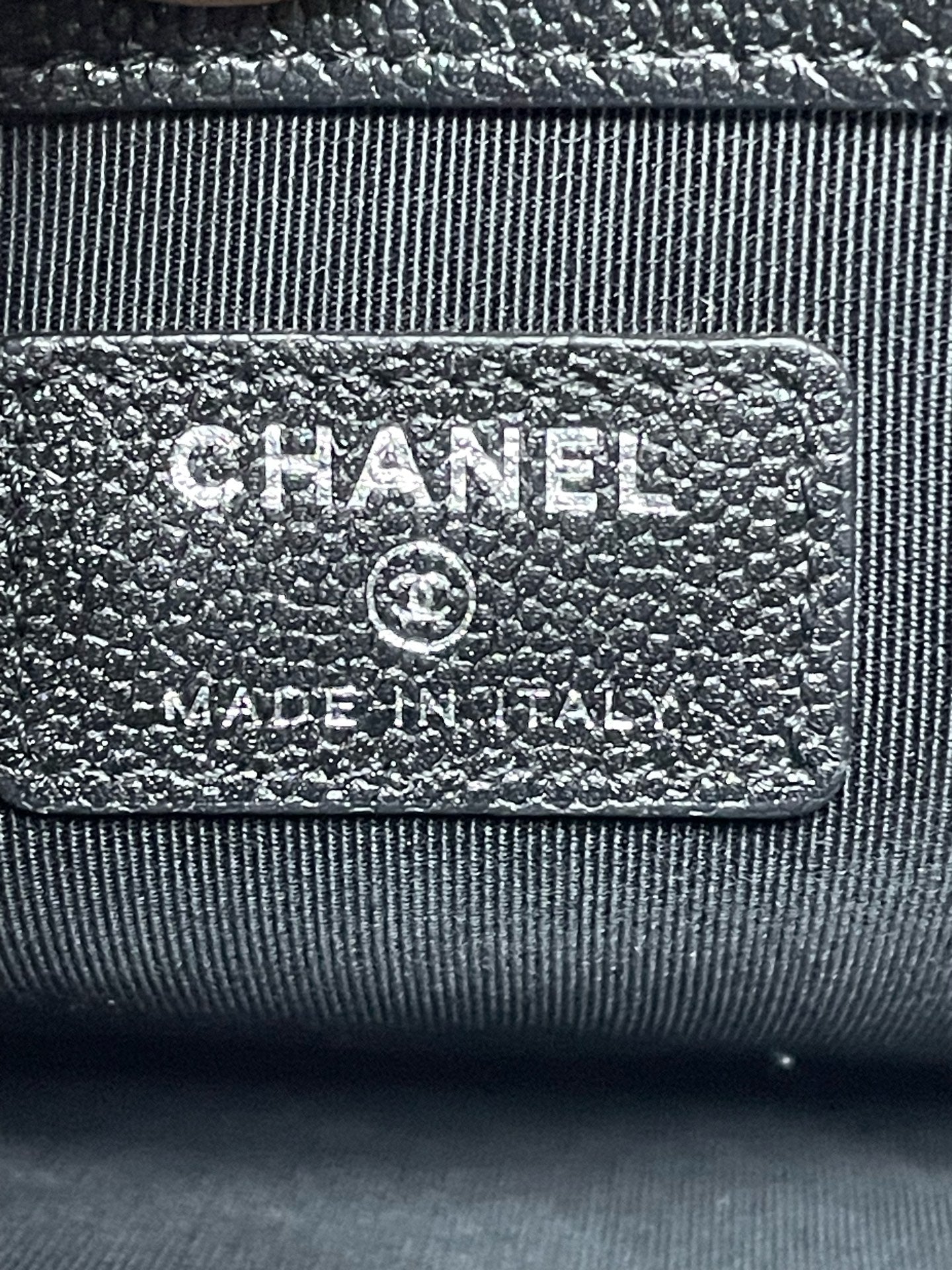 Chanel - Other - Leather - Black - (medium)