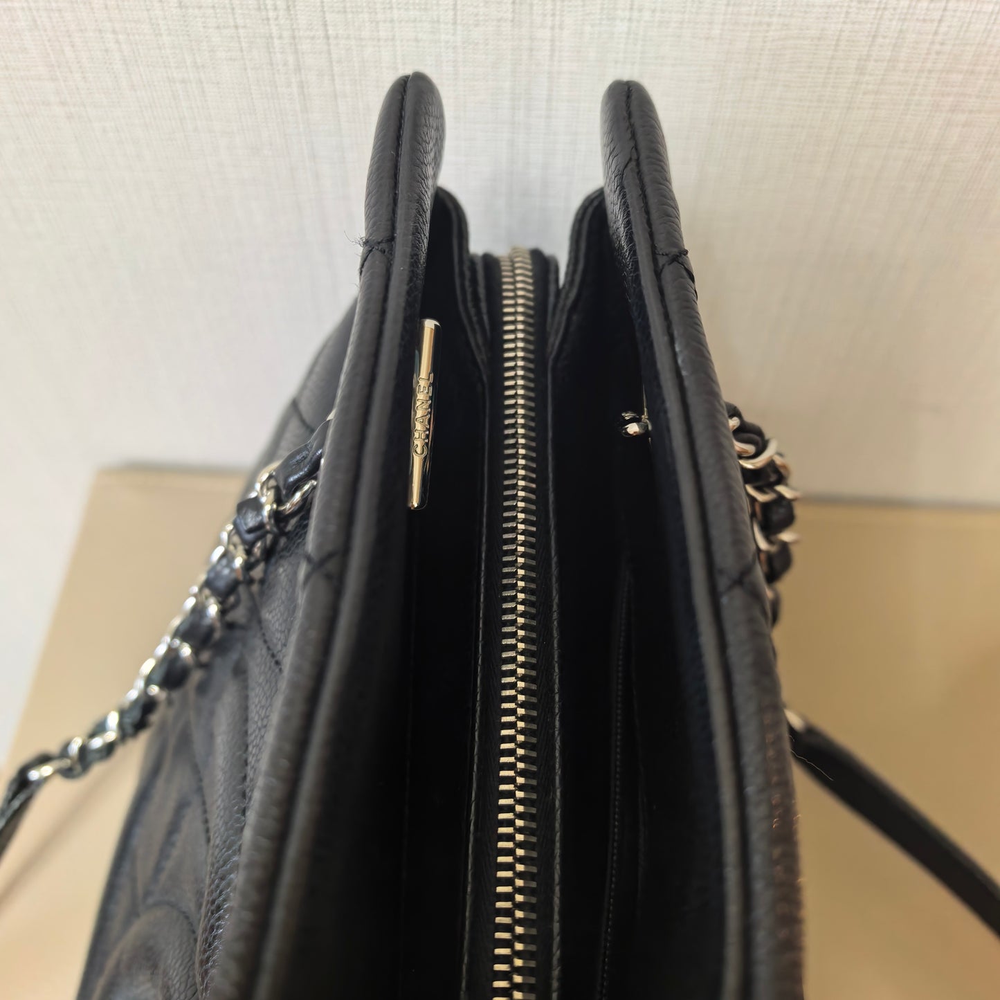 Chanel - Other - Leather - Black - (medium)