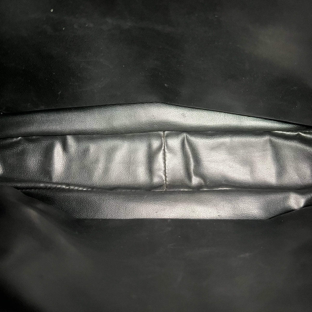 Chanel - Other - Leather - Black - (medium)