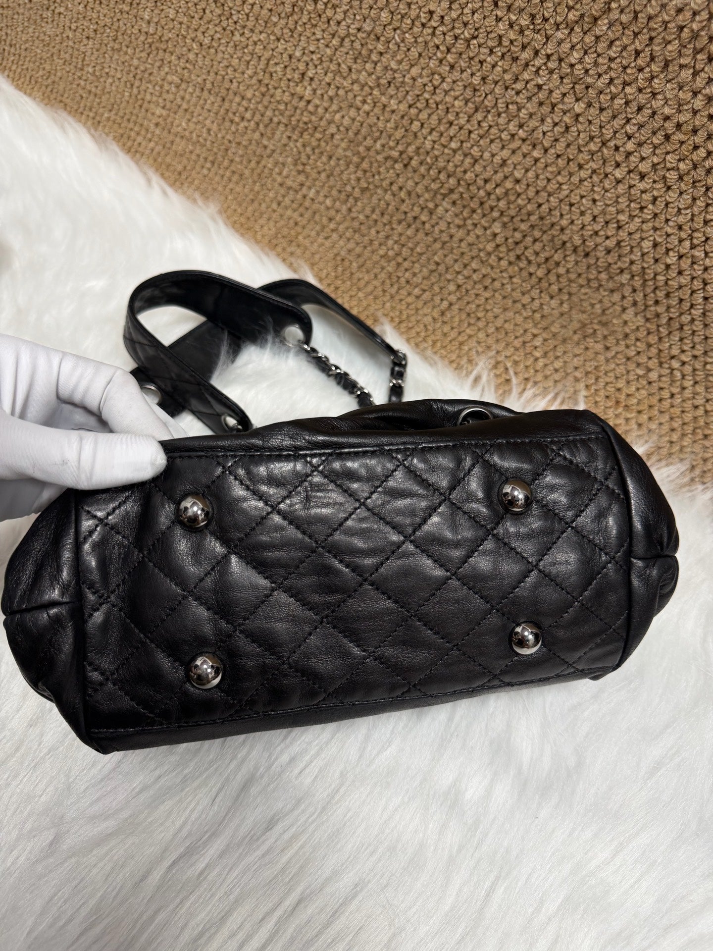 Chanel - Other - Leather - Black - (medium)