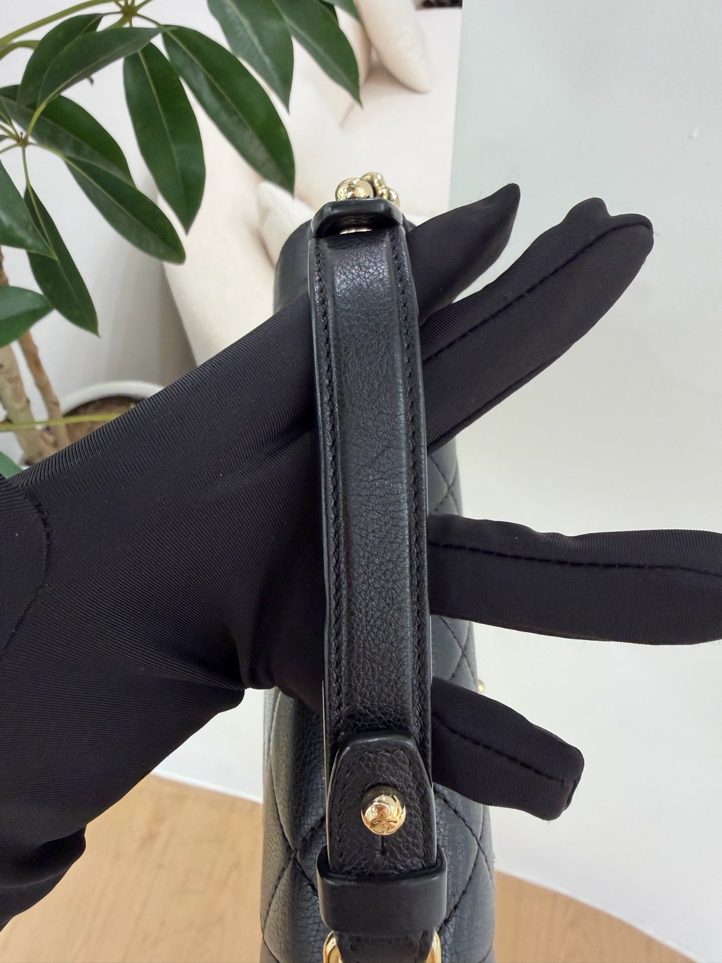 Chanel - Other - Leather - Black - (medium)