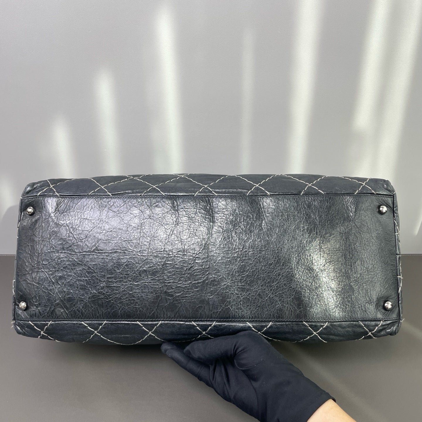 Chanel - Other - Leather - Black - (Medium)