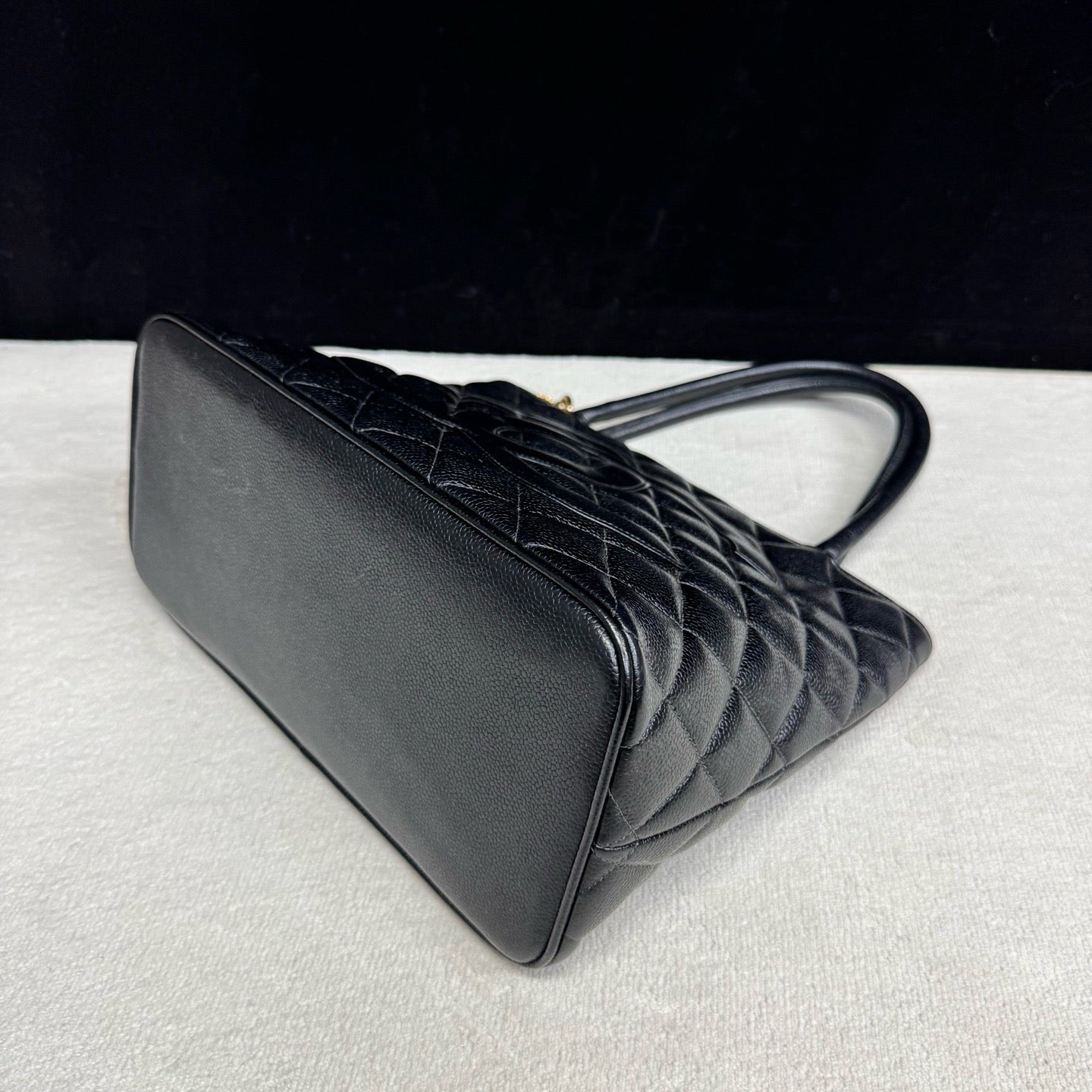 Chanel - Other - Leather - Black - (medium)