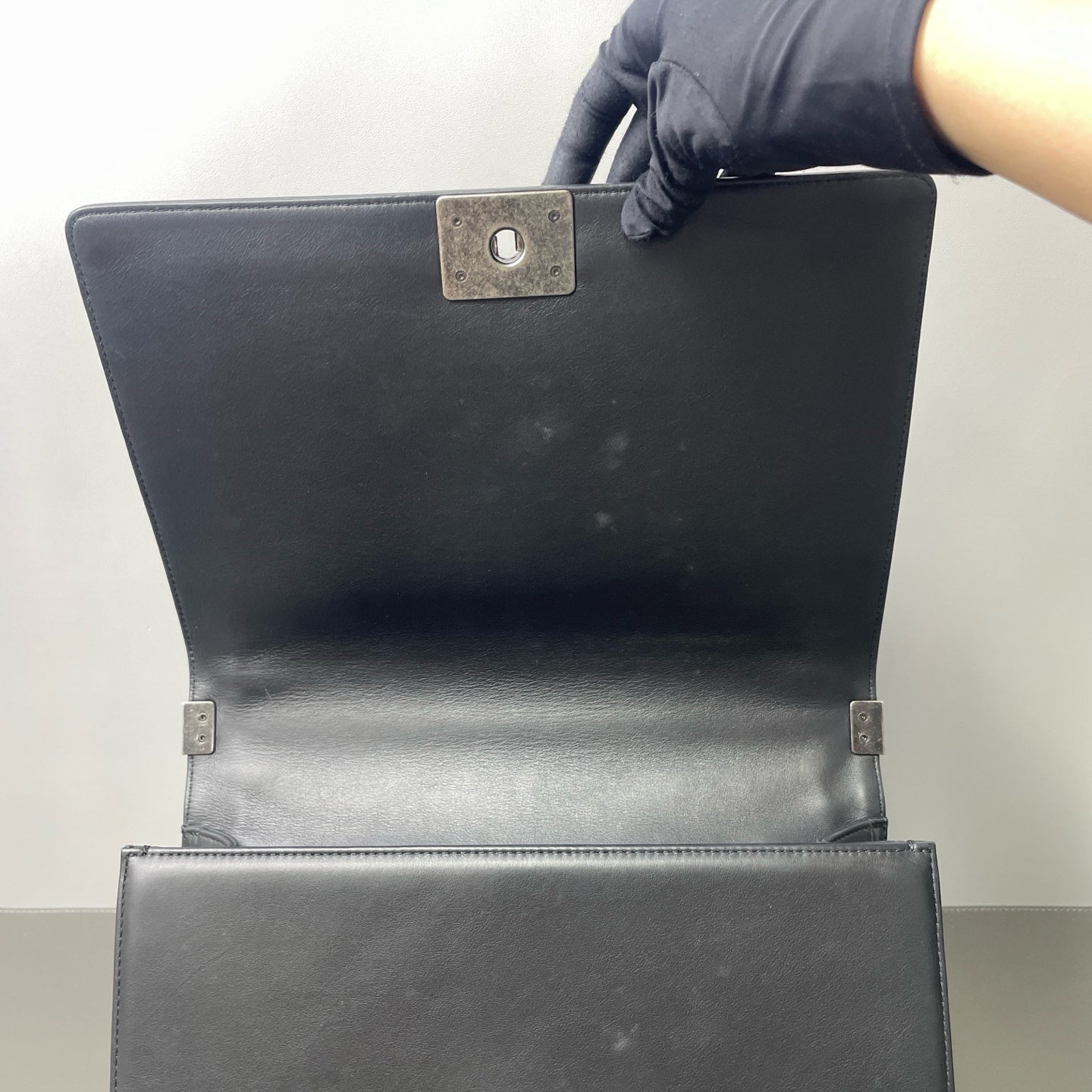 Chanel - Other - Leather - Black - (medium)