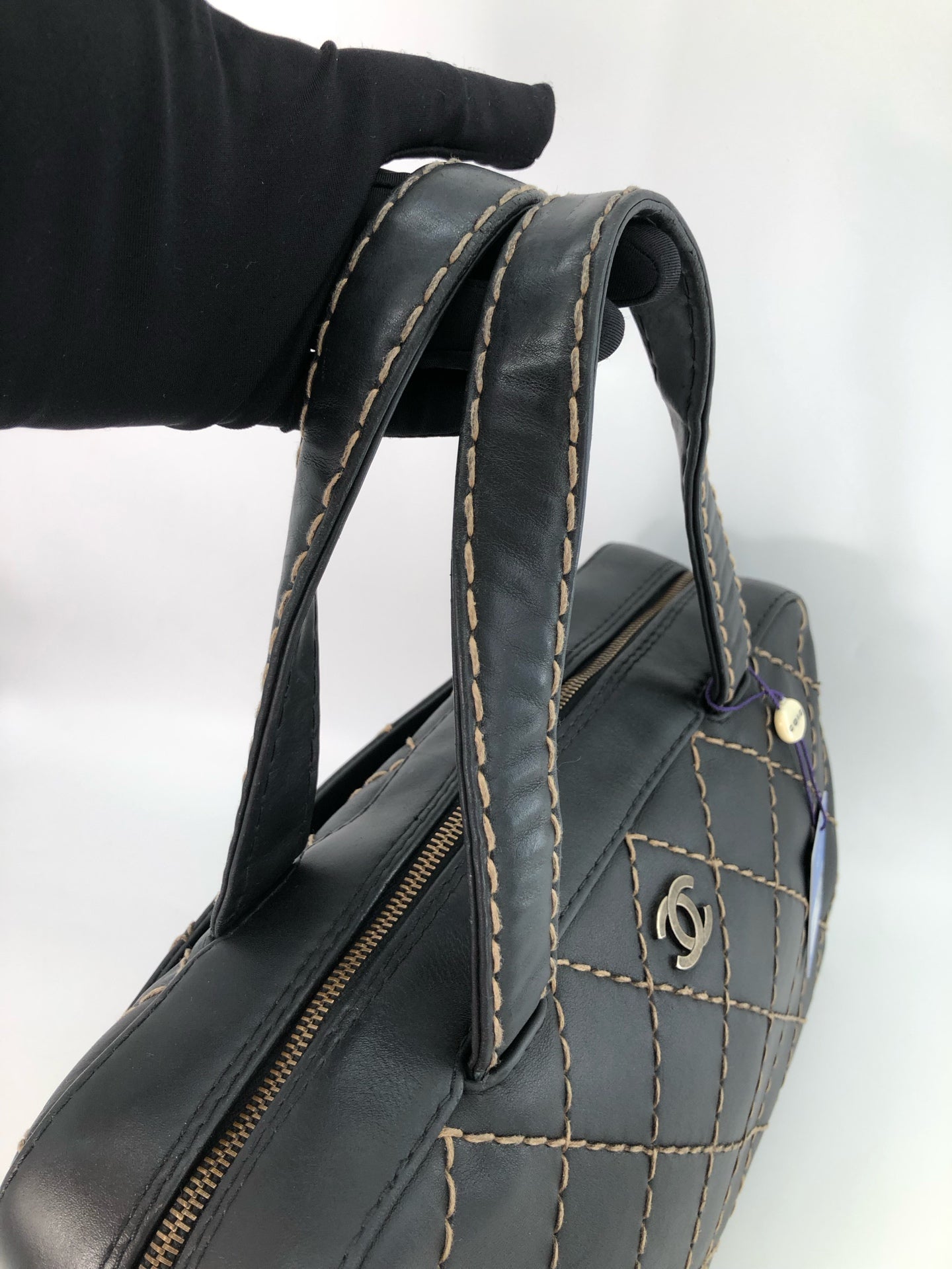 Chanel - Other - Leather - Black - (medium)