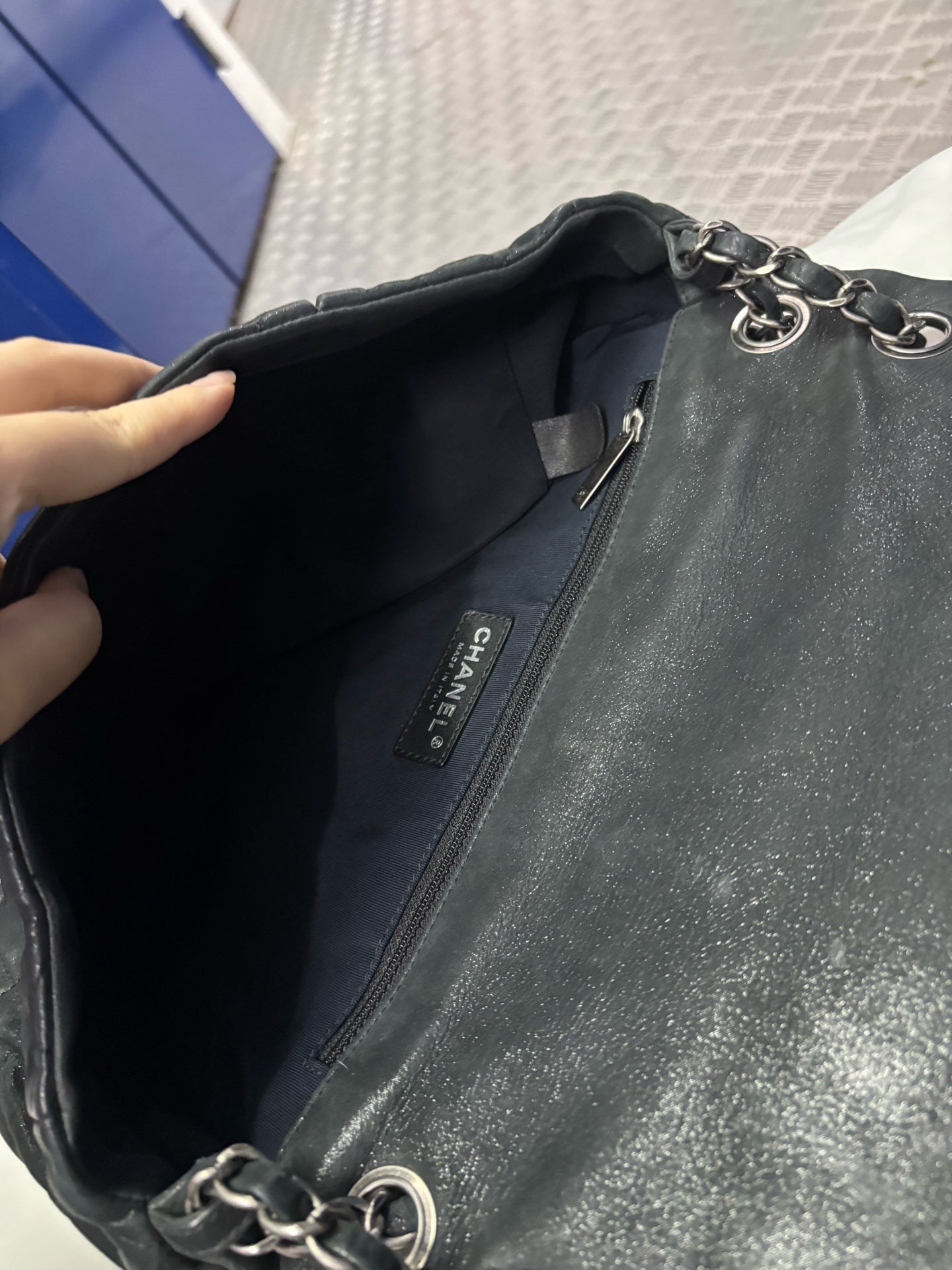 Chanel - Other - Leather - Black - (medium)