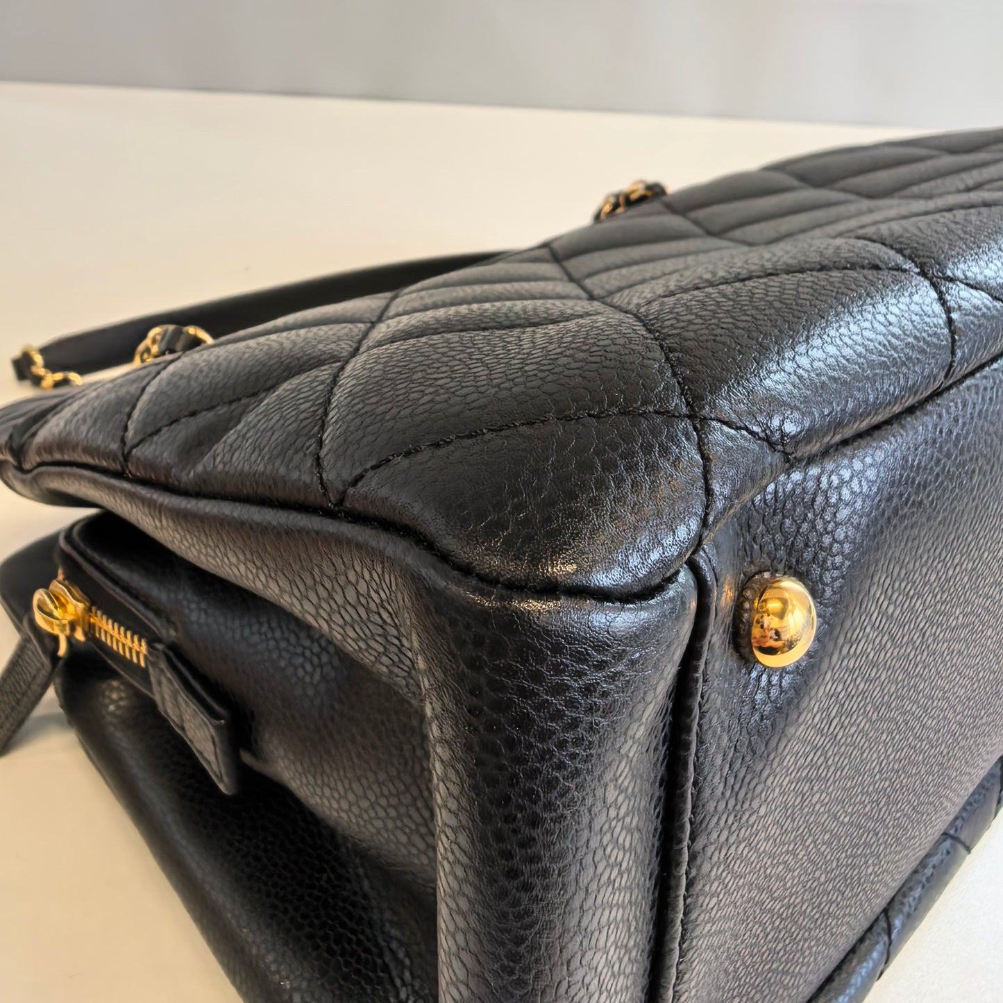 Chanel - Other - Leather - Black - (medium)