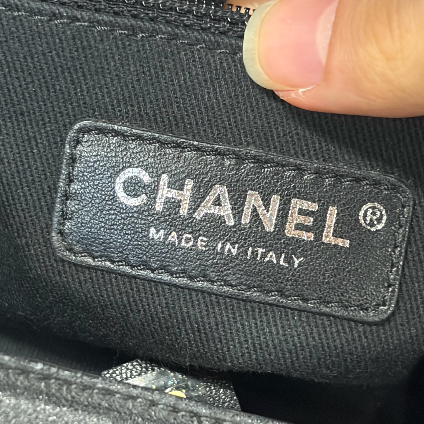 Chanel - Other - Leather - Black - (medium)
