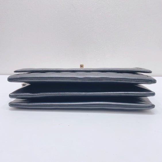 Chanel - Other - Leather - Black - (medium)