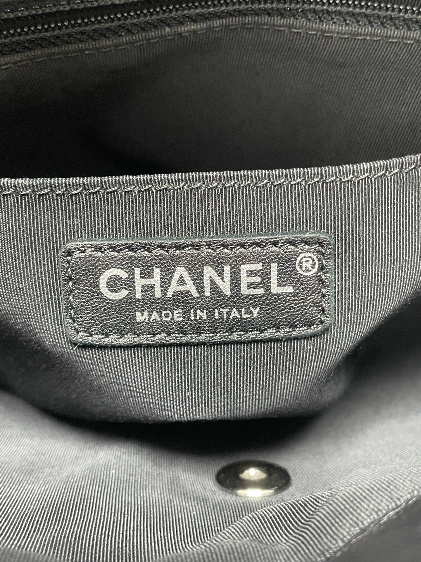 Chanel - Other - Leather - Black - (medium)