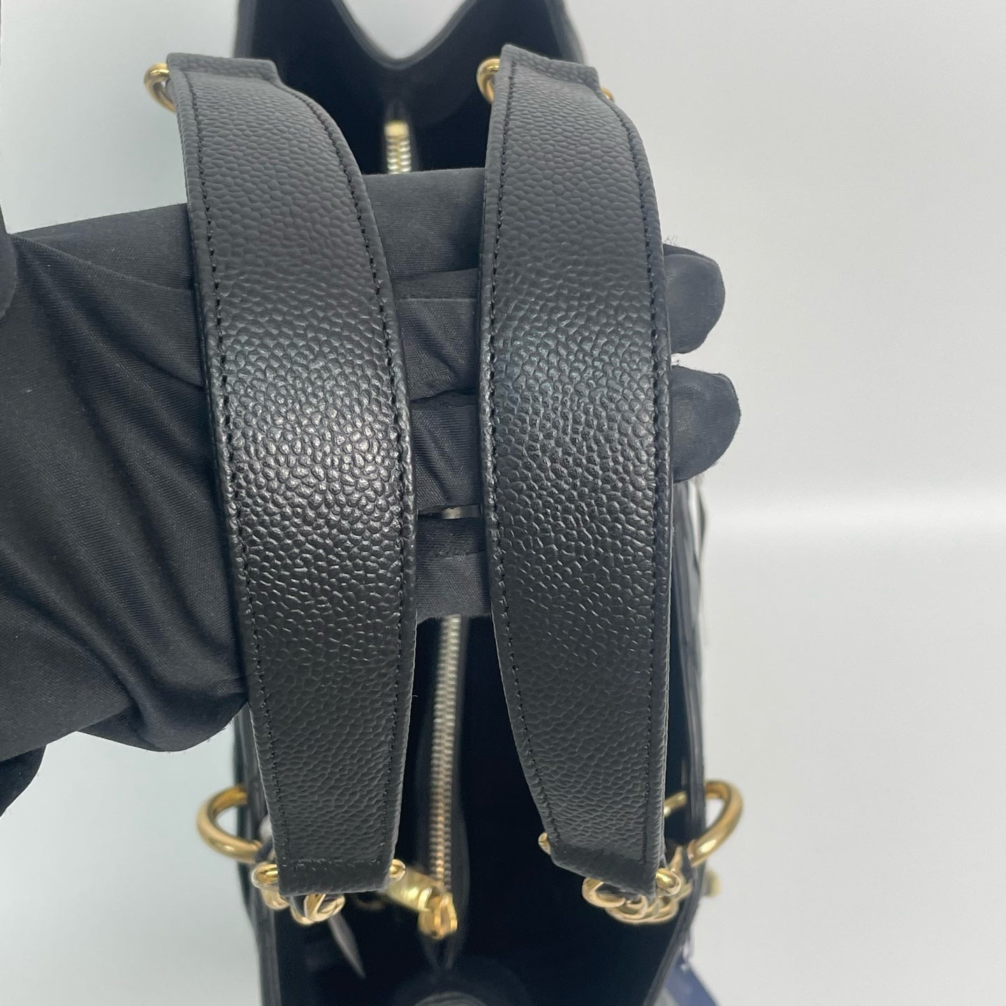 Chanel - Other - Leather - Black - (medium)