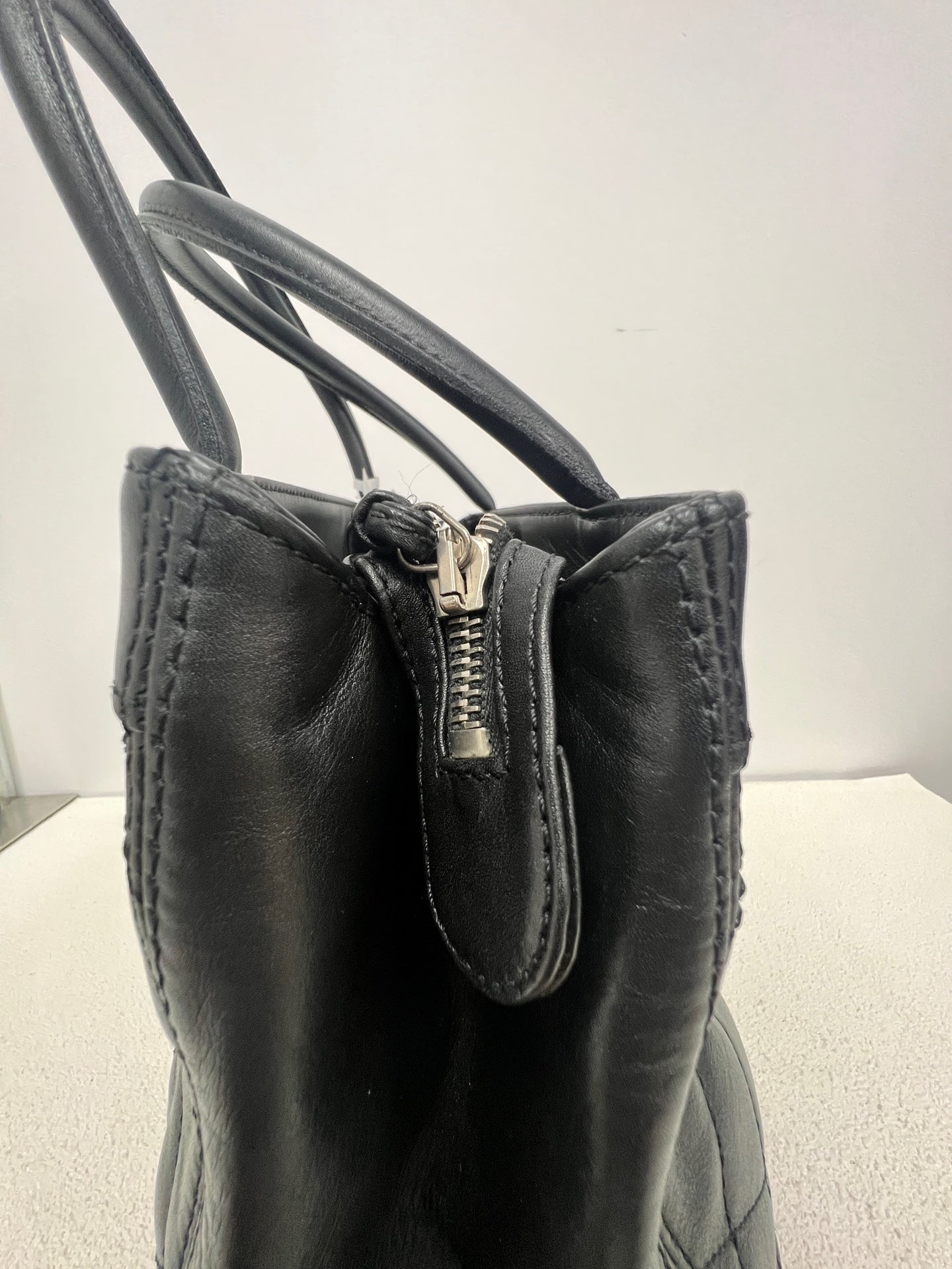 Chanel - Other - Leather - Black - (medium)