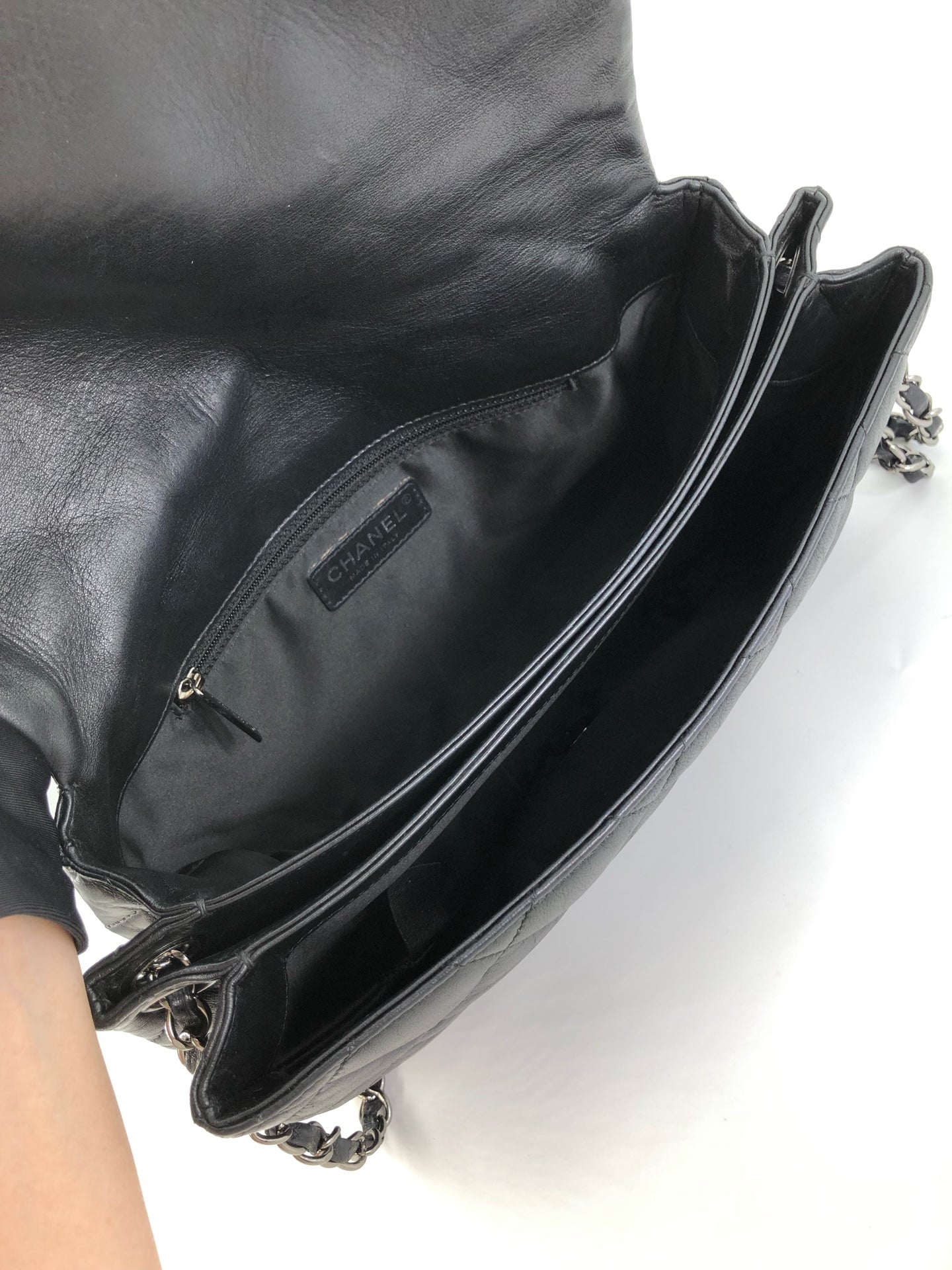 Chanel - Other - Leather - Black - (medium)