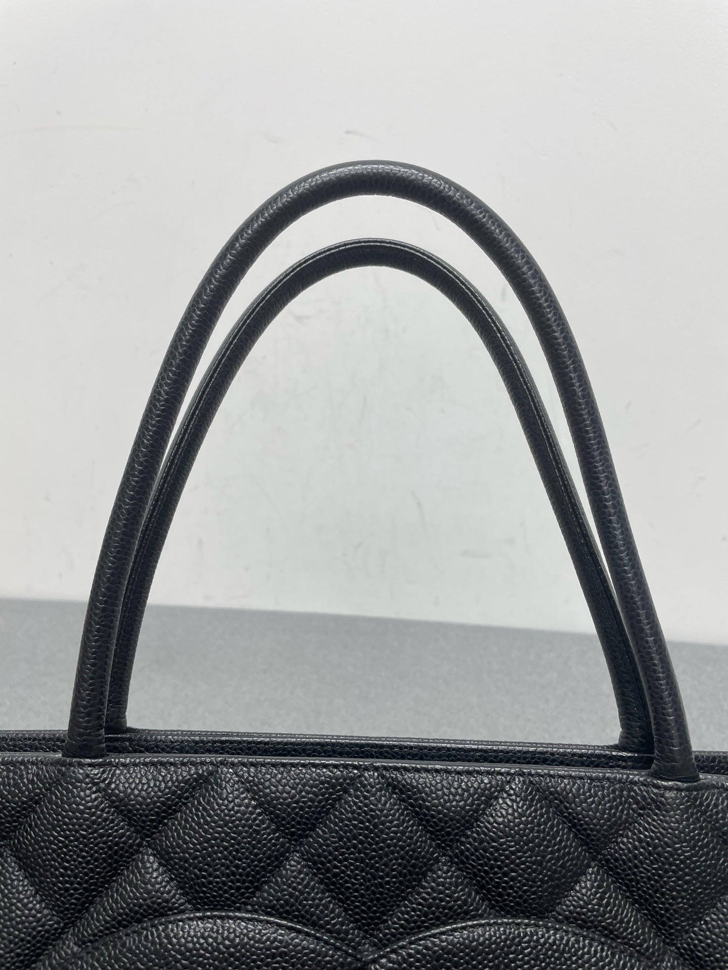 Chanel - Other - Leather - Black - (medium)