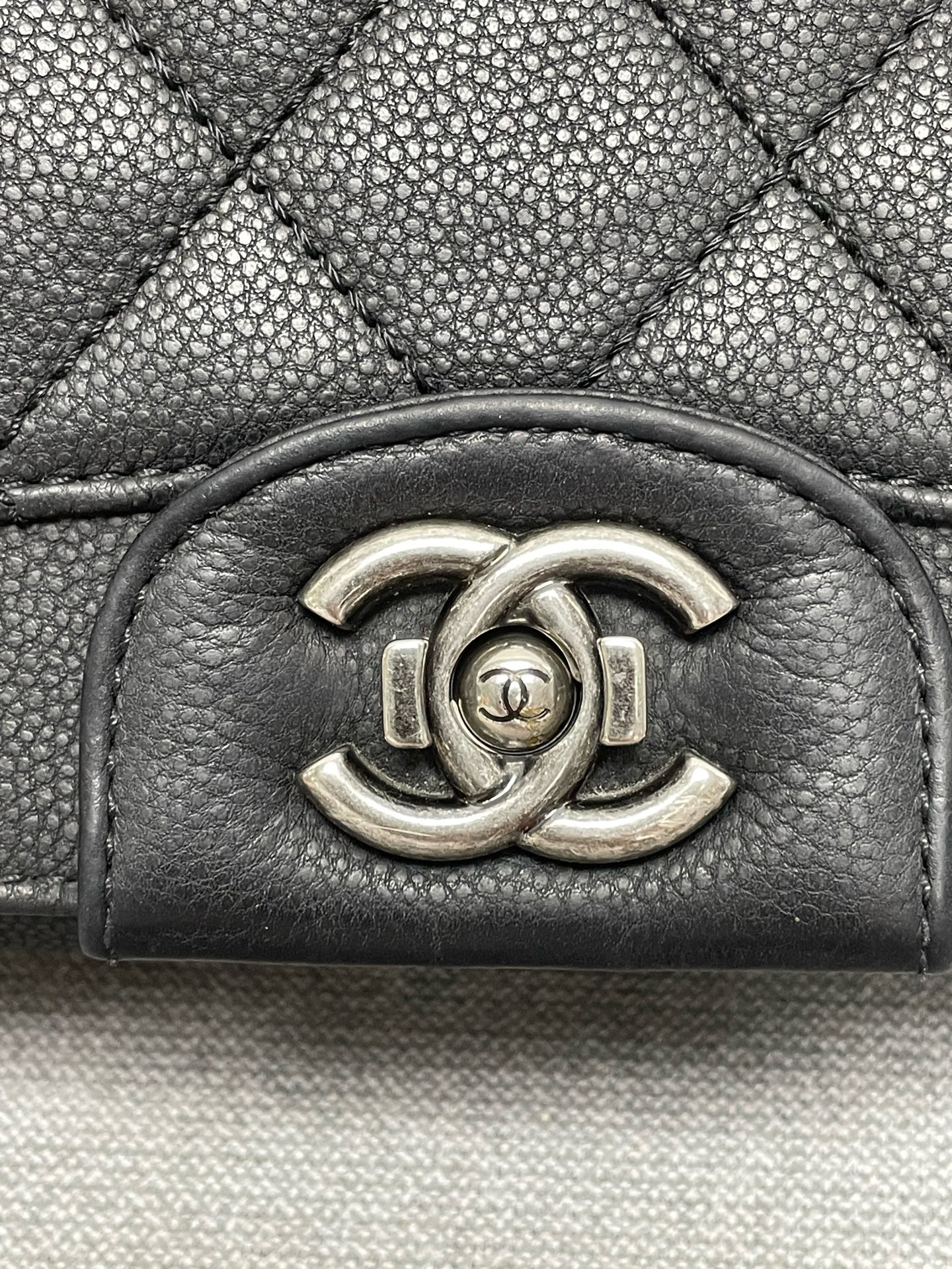 Chanel - Other - Leather - Black - (medium)