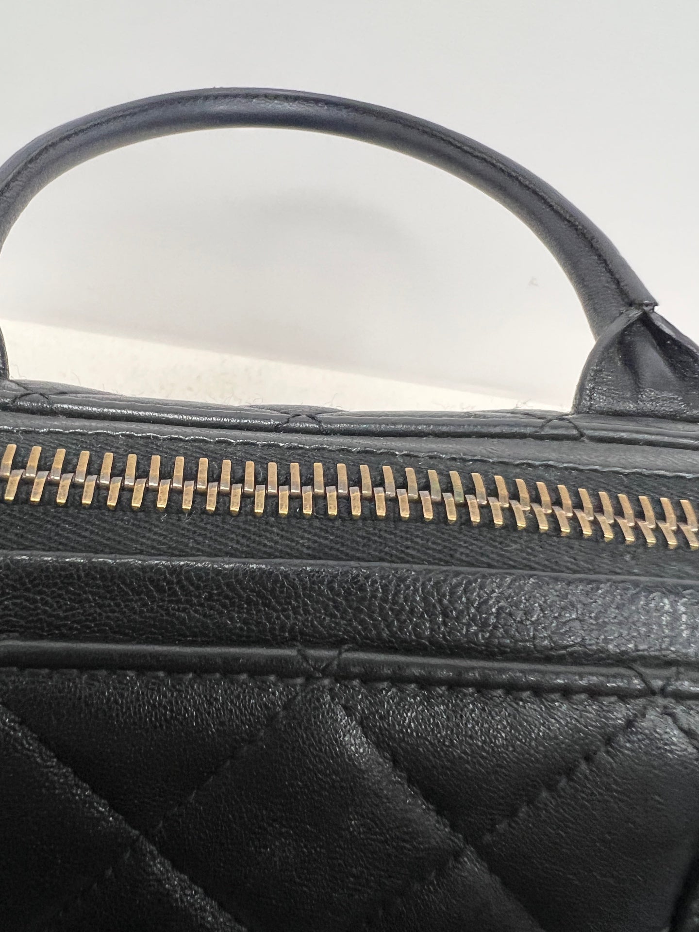 Chanel - Other - Leather - Black - (medium)