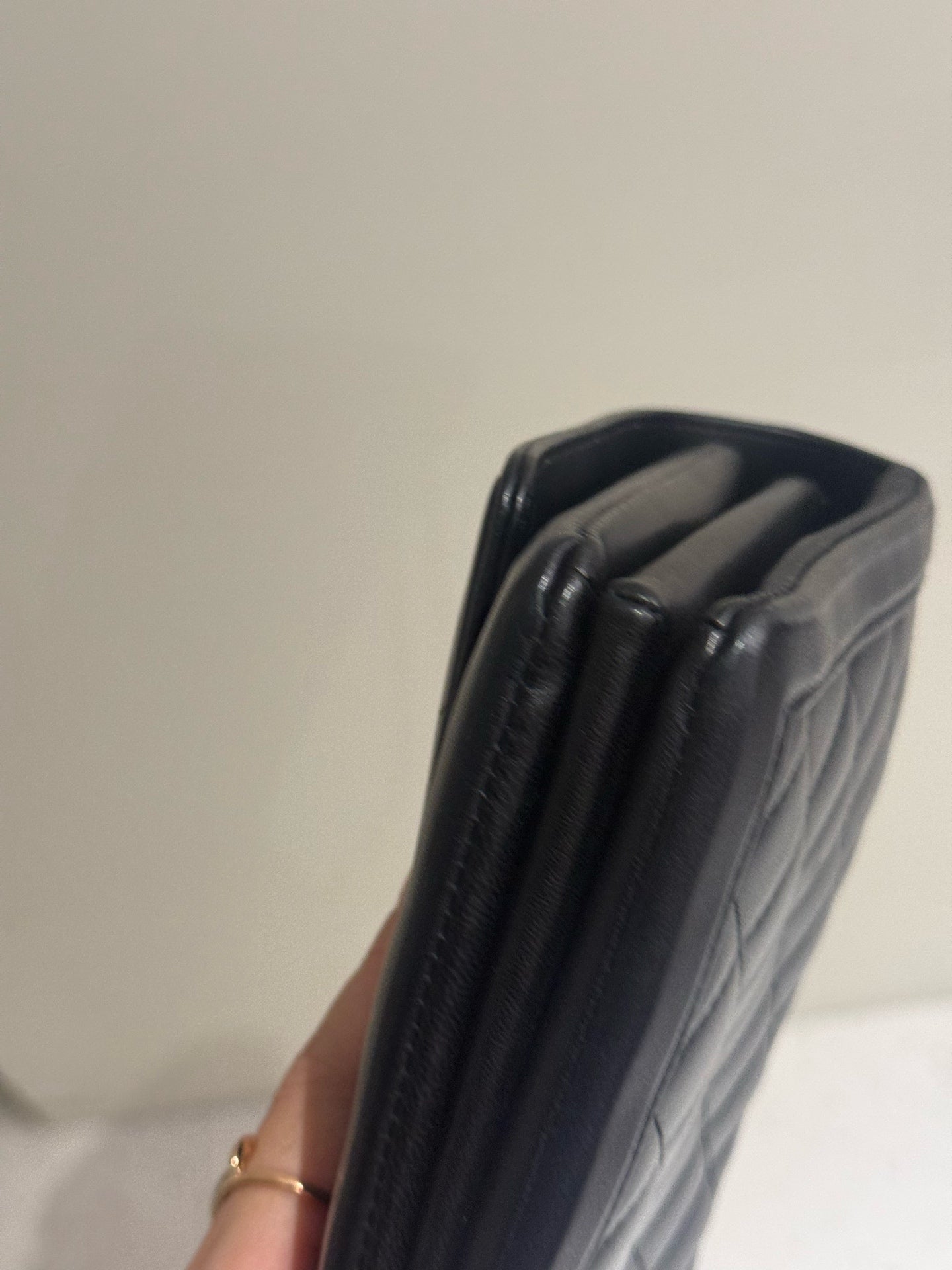 Chanel - Other - Leather - Black - (medium)