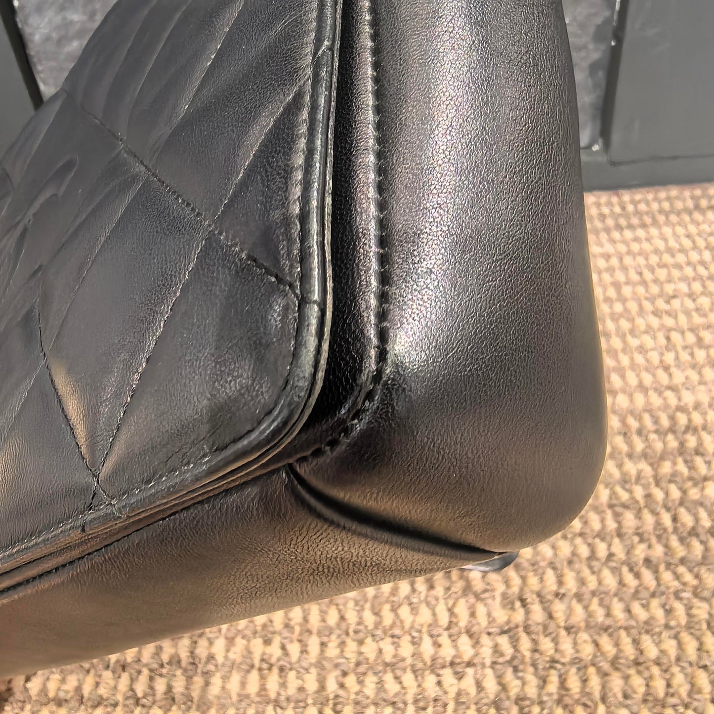 Chanel - Other - Leather - Black - (medium)