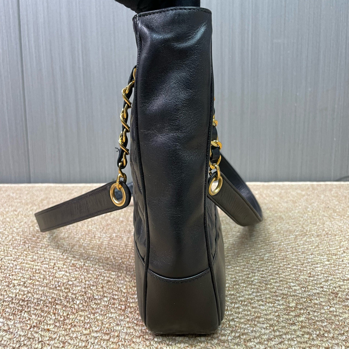 Chanel - Other - Leather - Black - (medium)