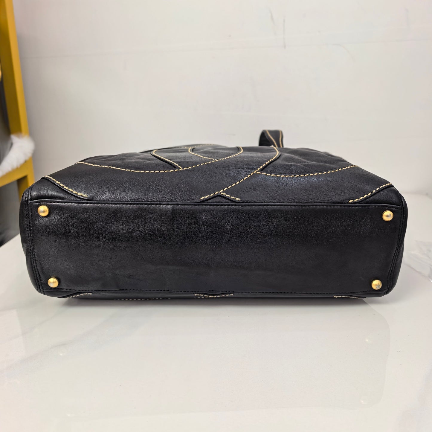 Chanel - Other - Leather - Black - (medium)