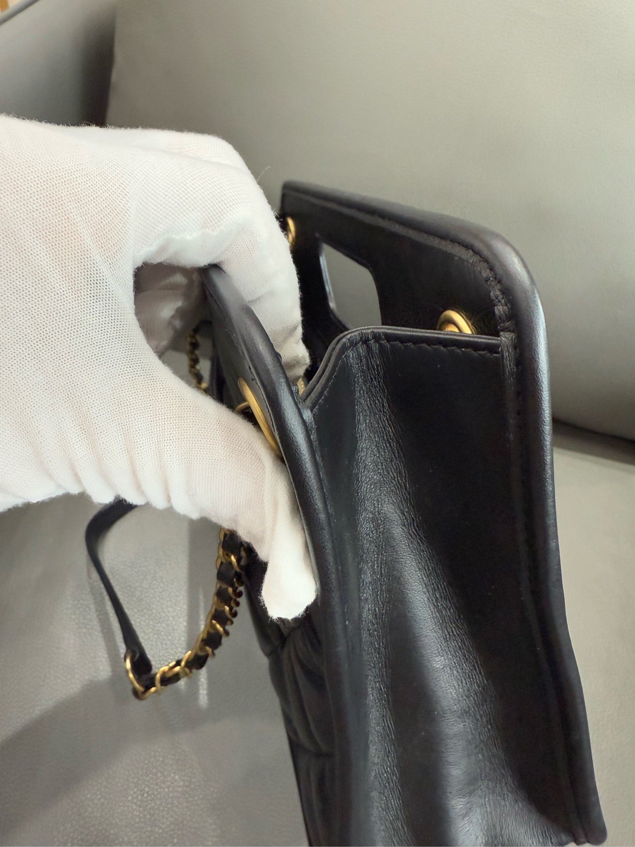 Chanel - Other - Leather - Black - (medium)