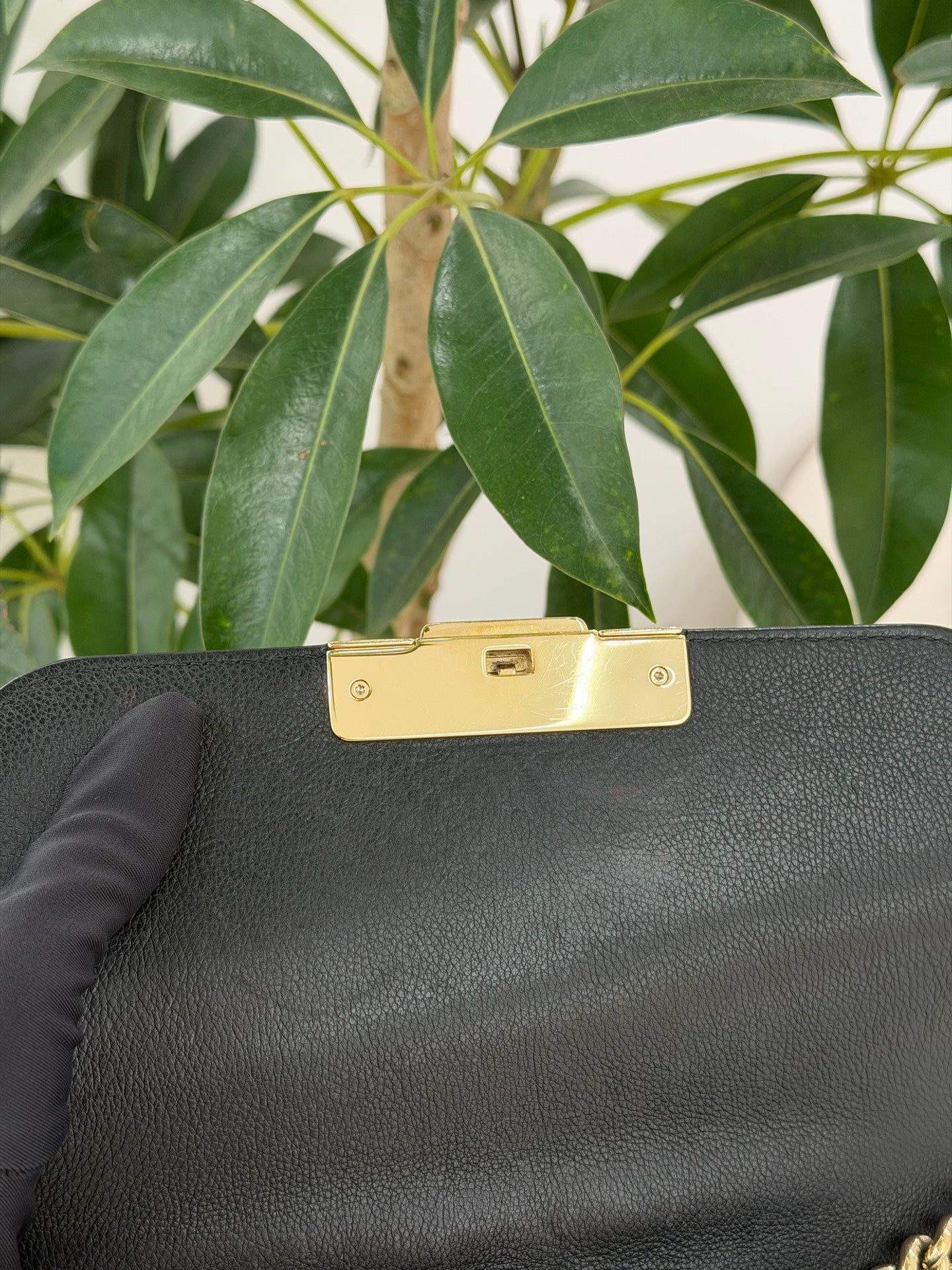 Chanel - Other - Leather - Black - (medium)