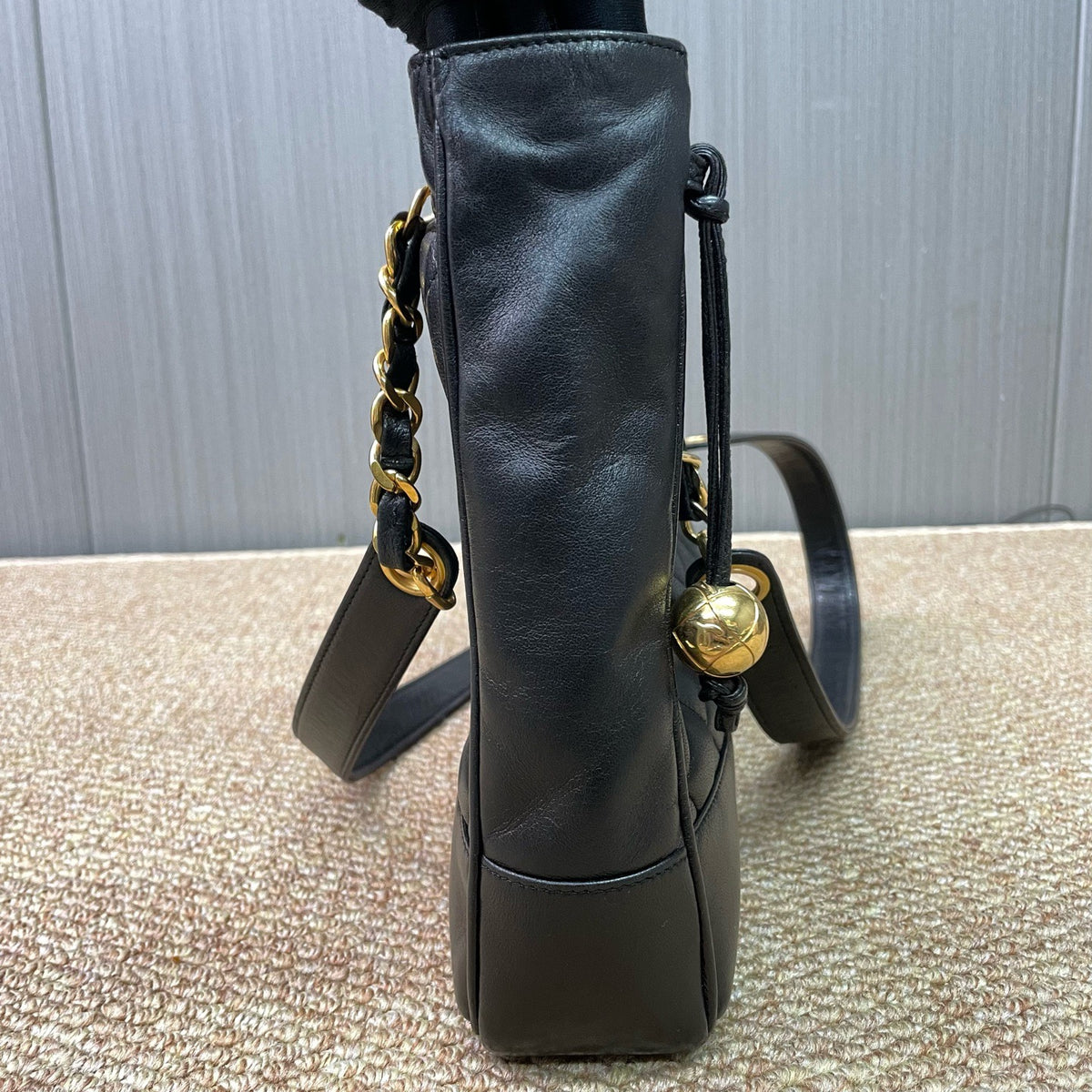 Chanel - Other - Leather - Black - (medium)