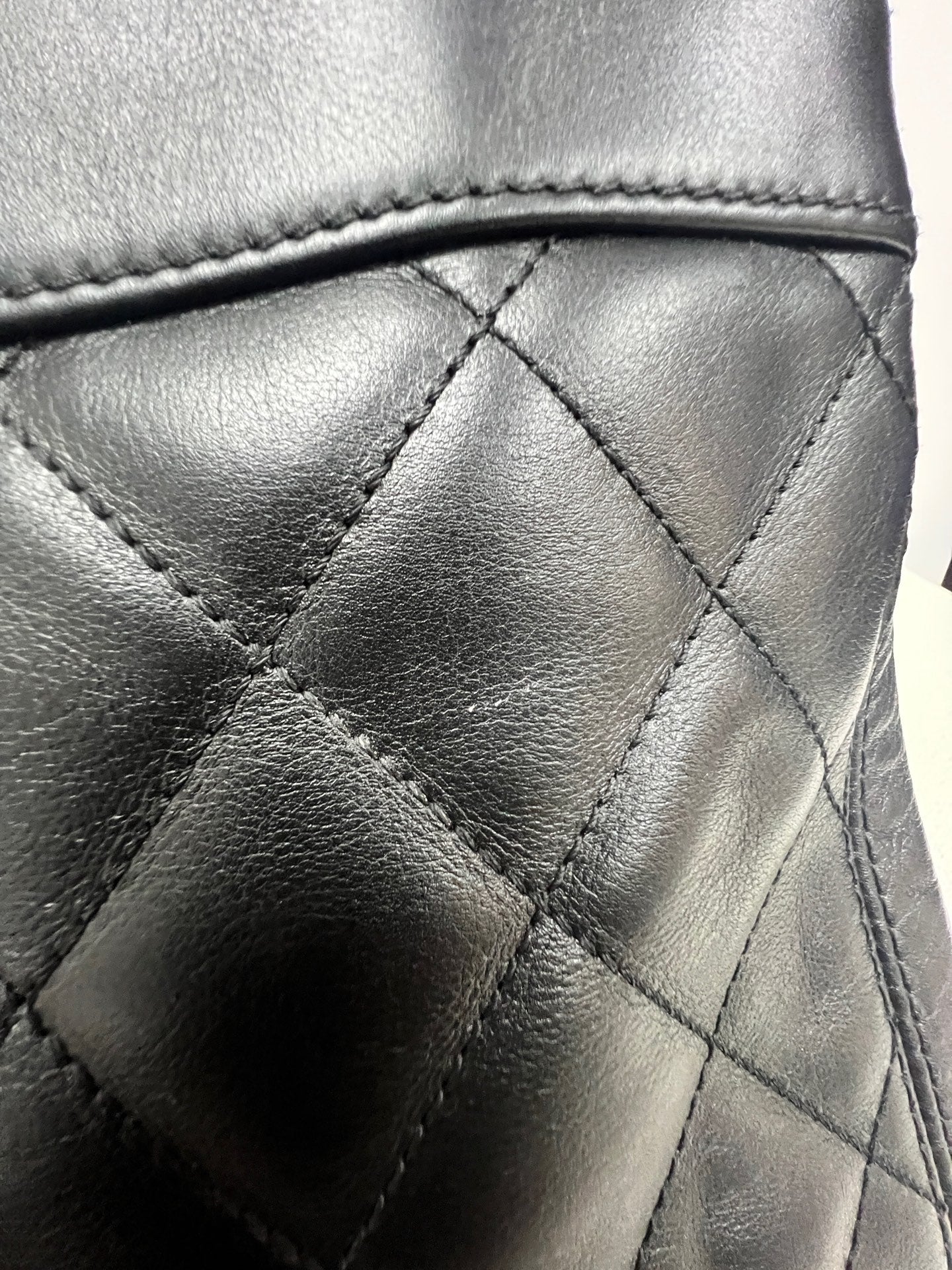 Chanel - Other - Leather - Black - (medium)