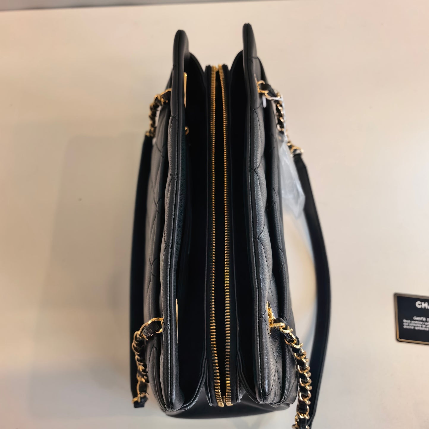Chanel - Other - Leather - Black - (medium)