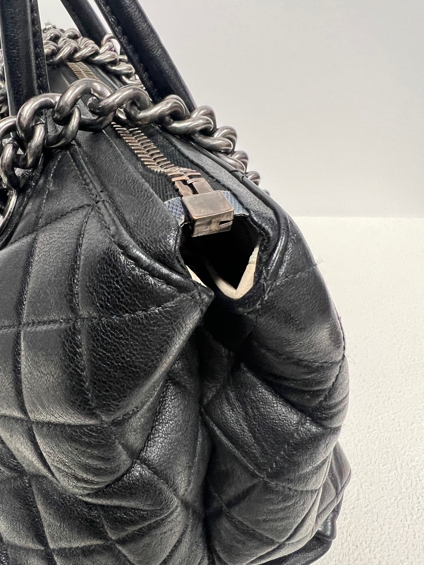 Chanel - Other - Leather - Black - (medium)
