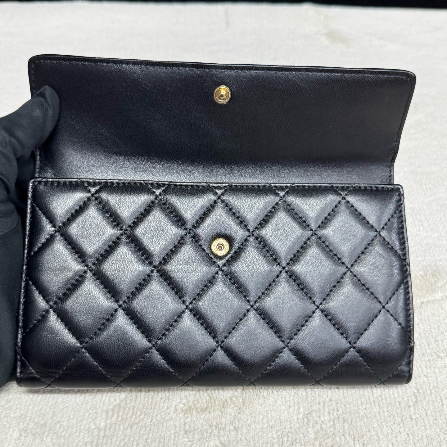Chanel - Other - Leather - Black - (medium)