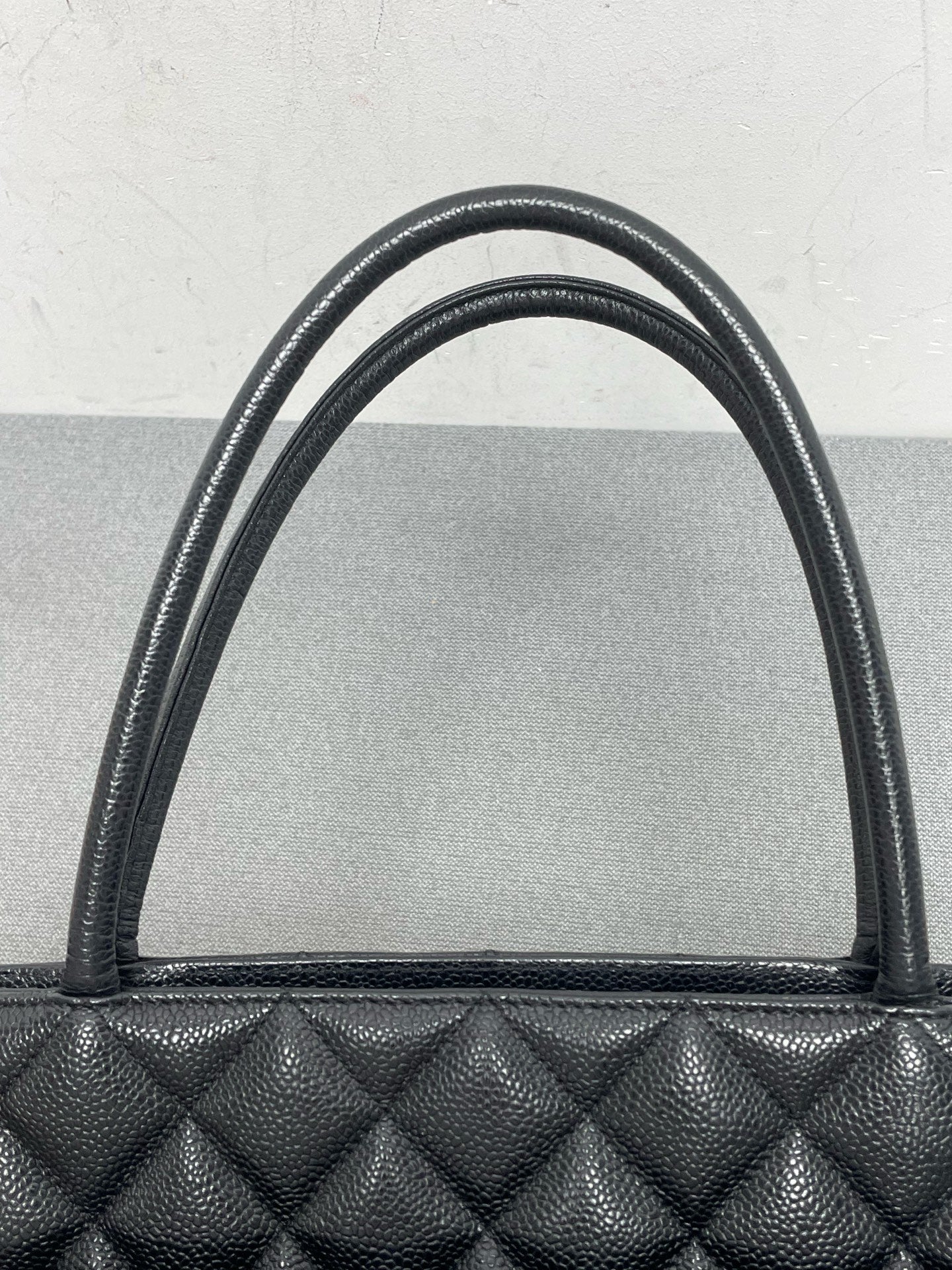 Chanel - Other - Leather - Black - (medium)