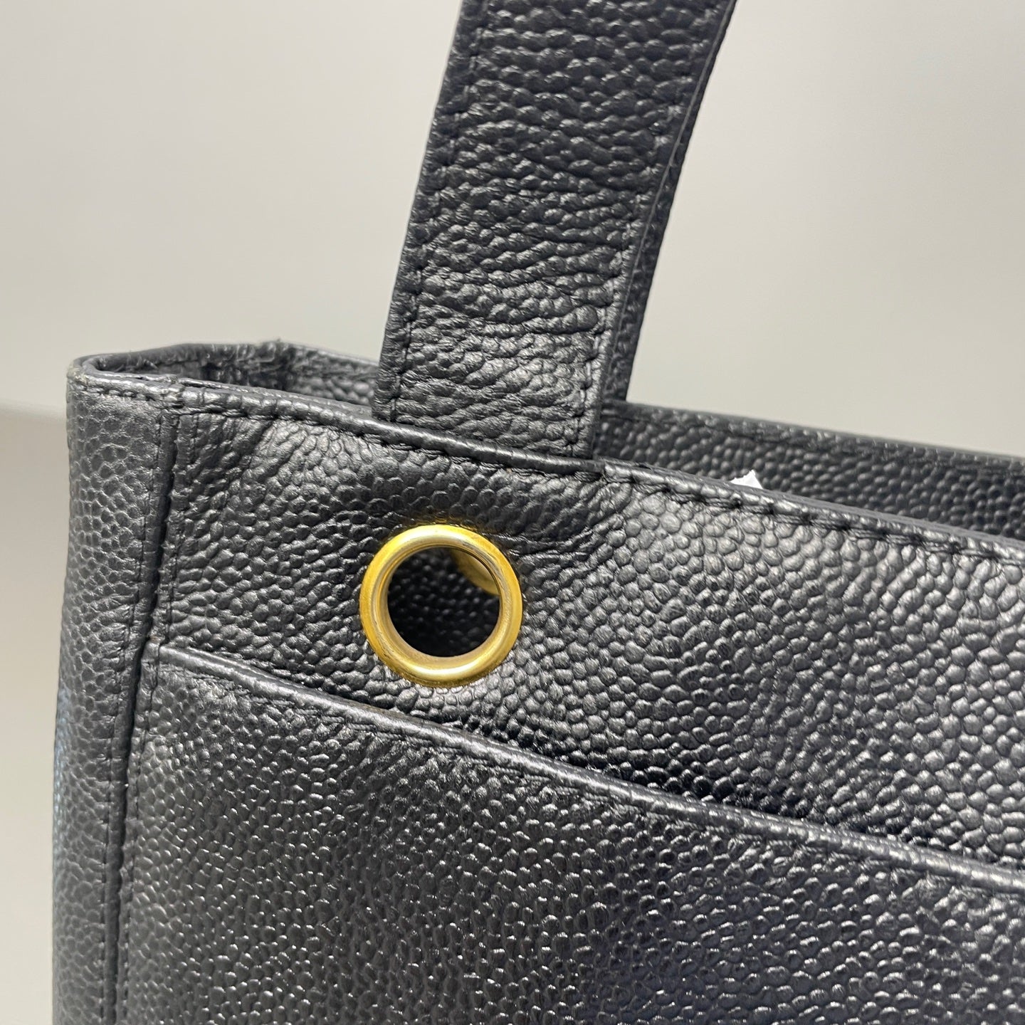 Chanel - Other - Leather - Black - (medium)