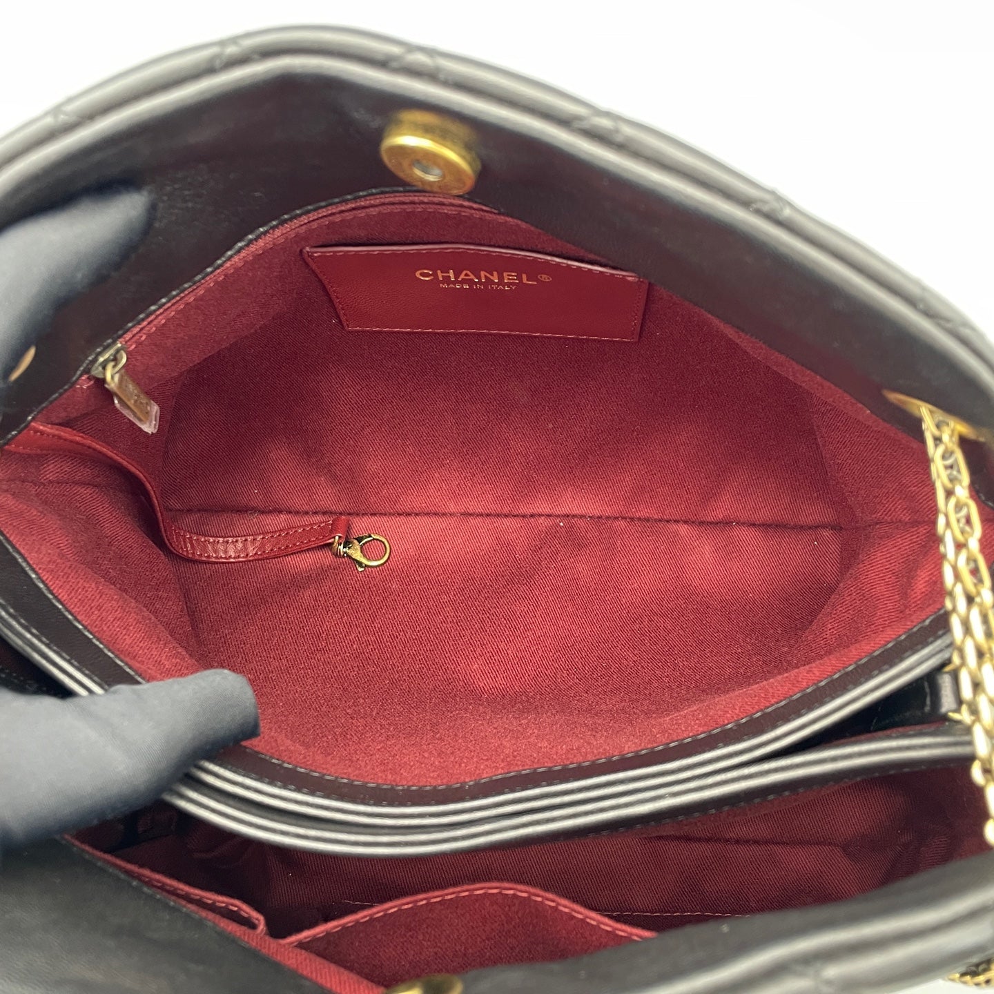 Chanel - Other - Leather - Black - (medium)