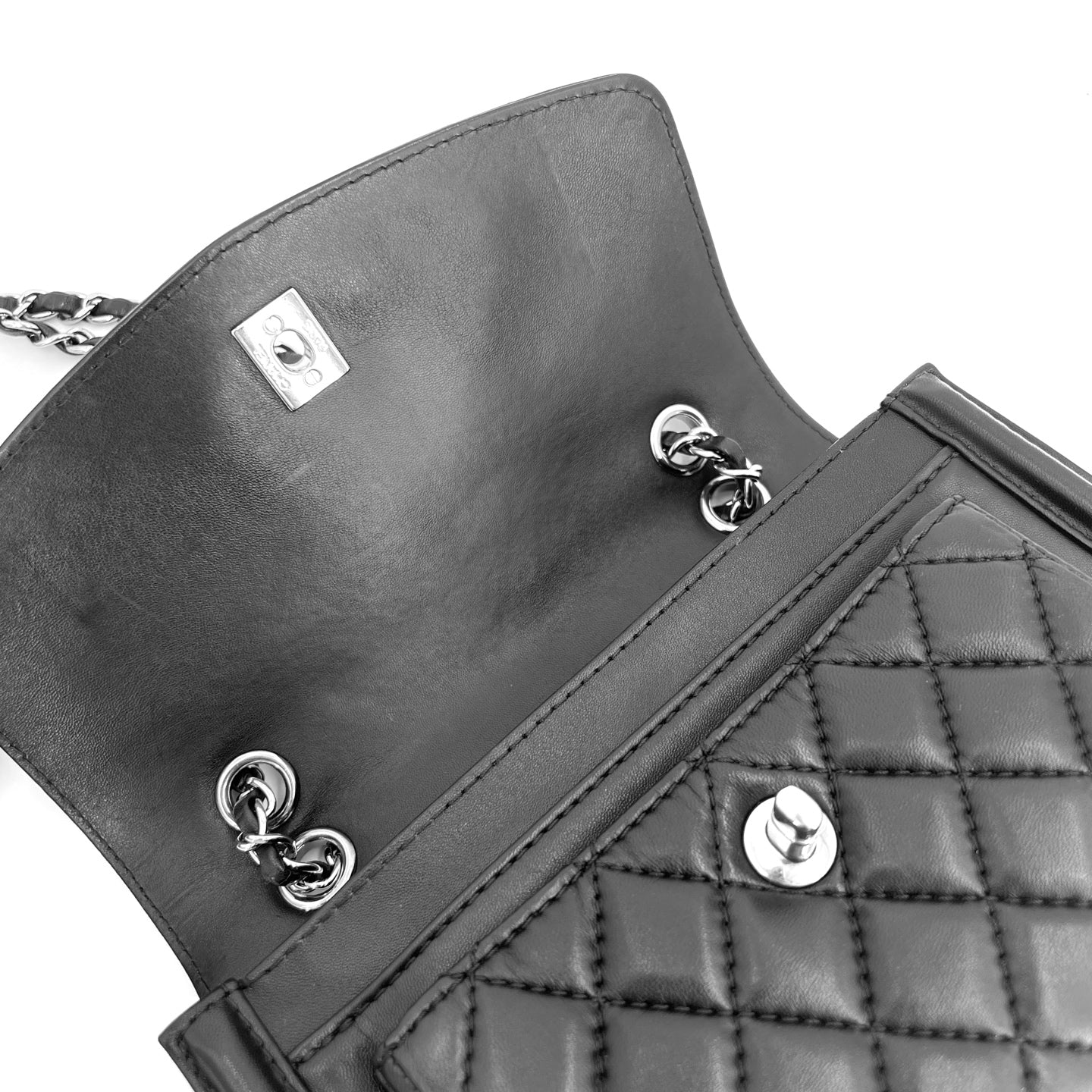 Chanel - Other - Leather - Black - (medium)