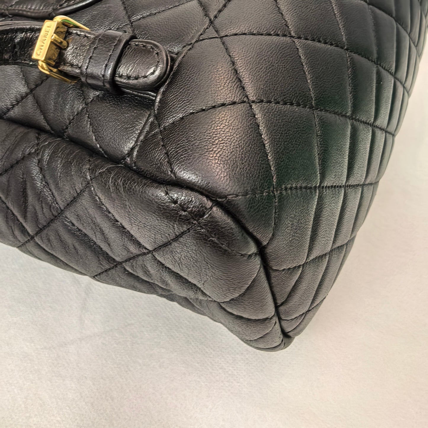 Chanel - Other - Leather - Black - (medium)