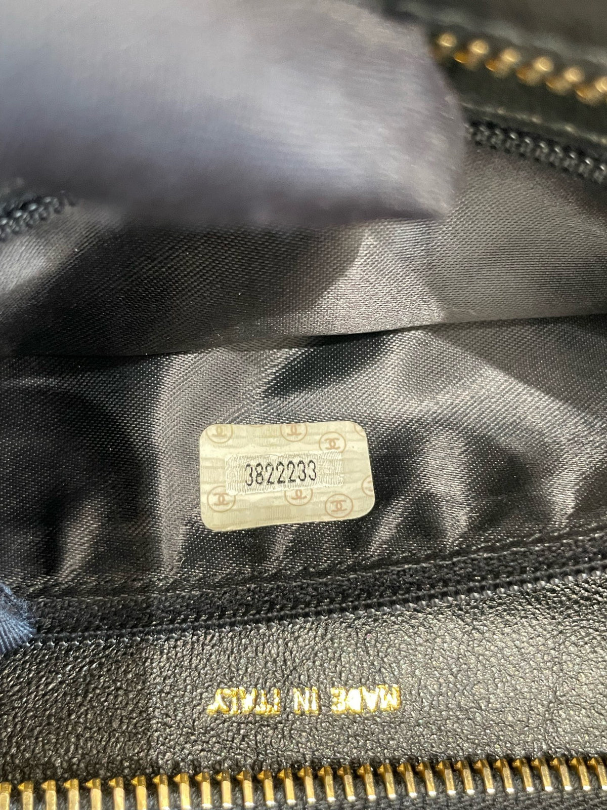 Chanel - Other - Leather - Black - (medium)