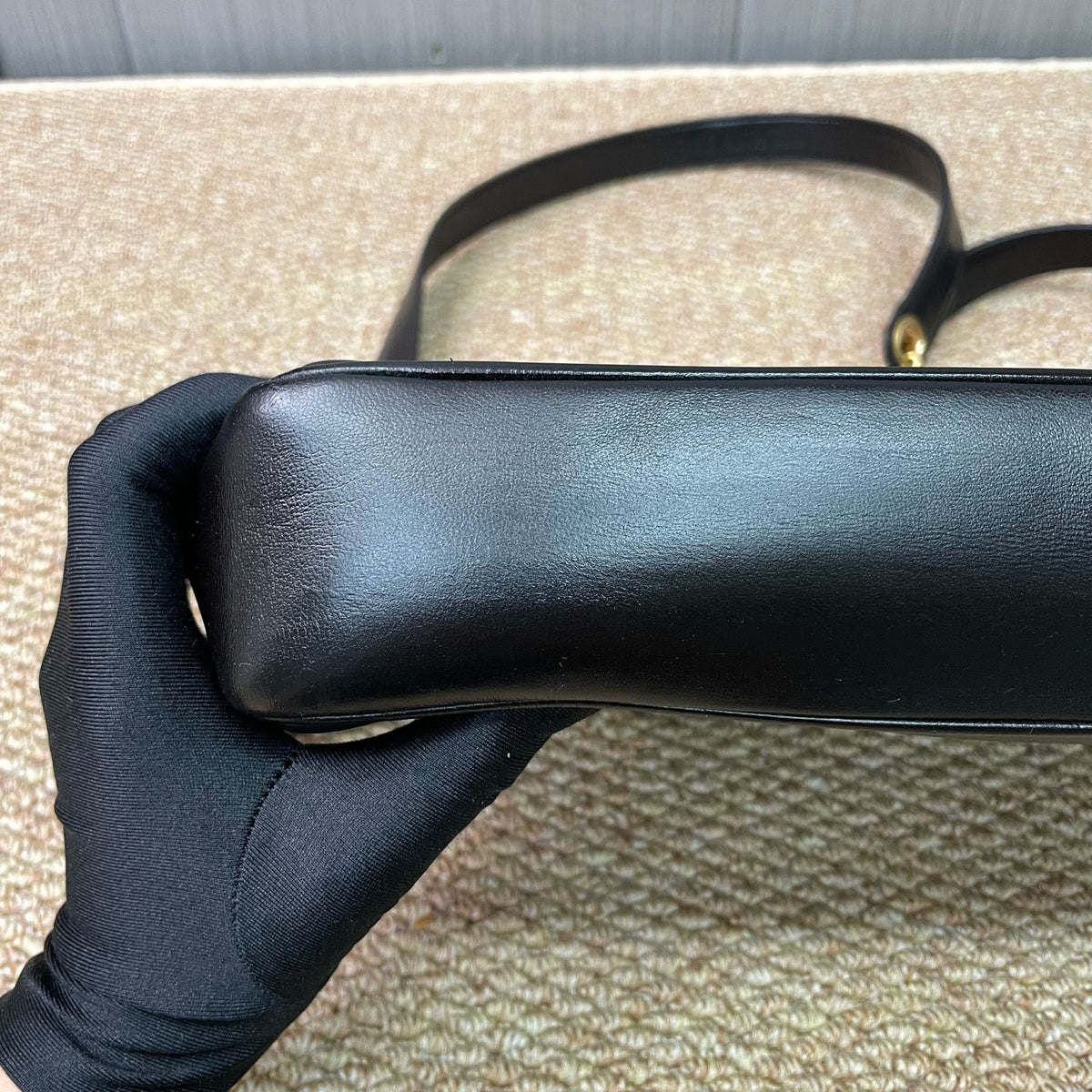 Chanel - Other - Leather - Black - (medium)