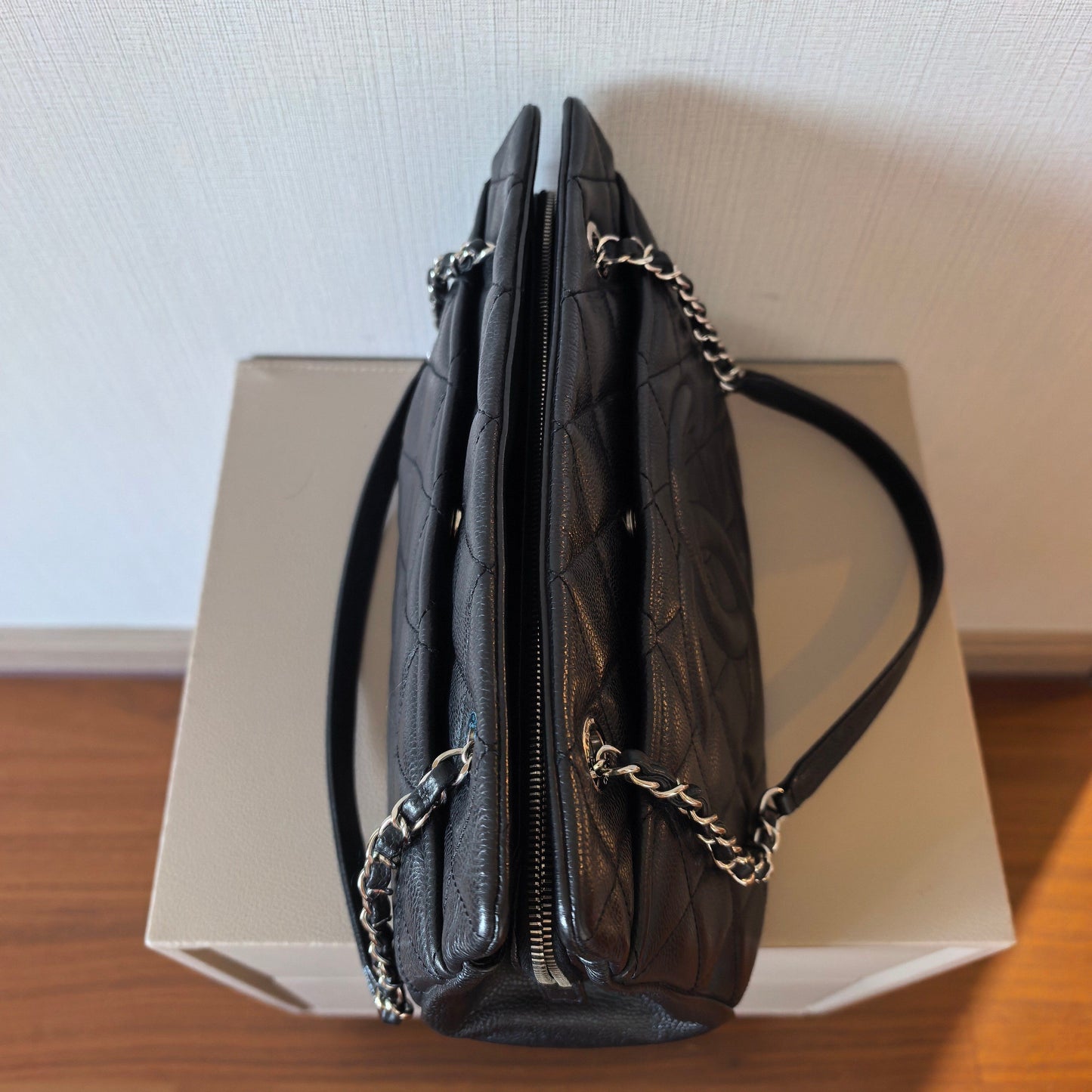 Chanel - Other - Leather - Black - (medium)