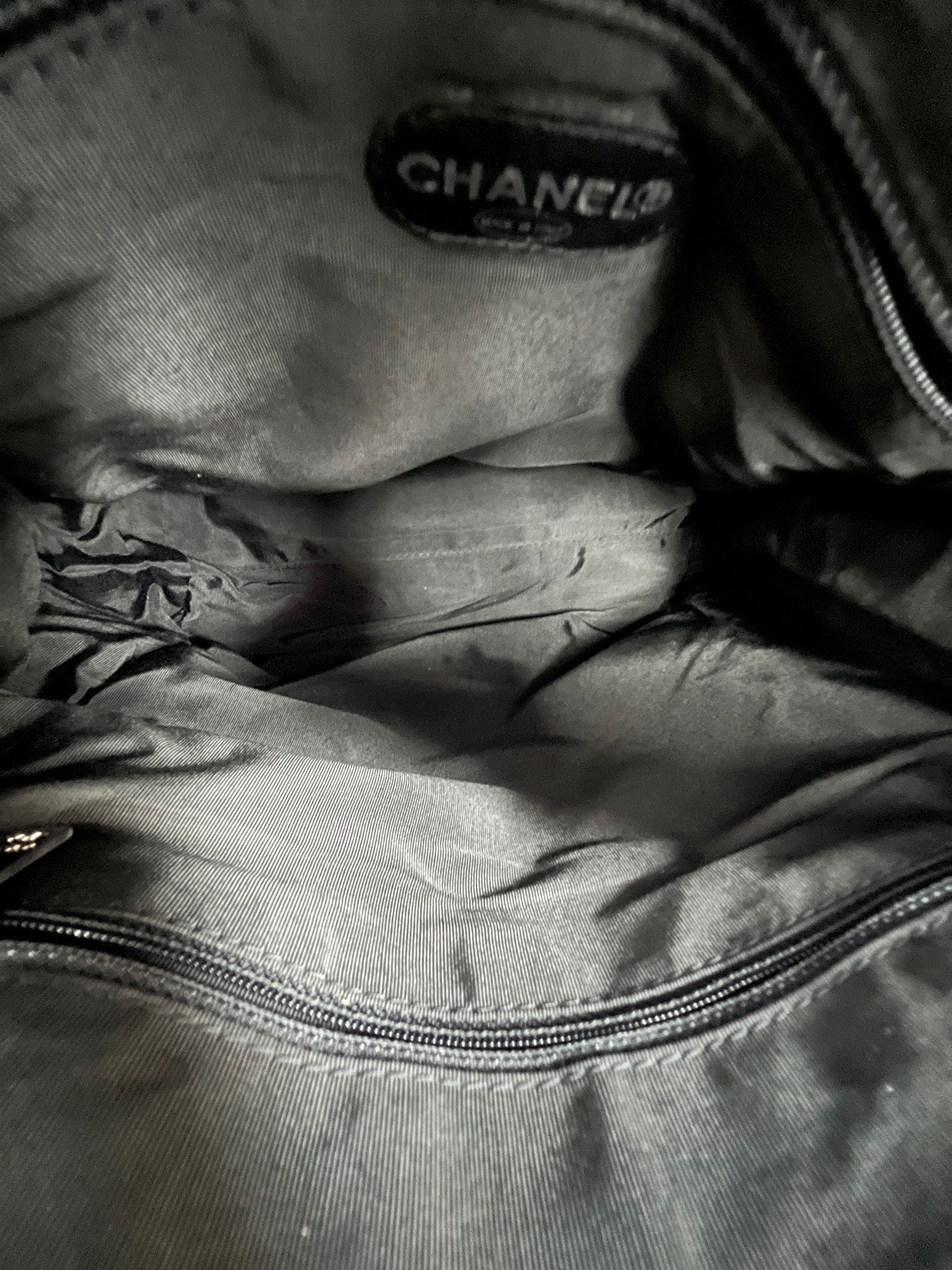 Chanel - Other - Leather - Black - (medium)