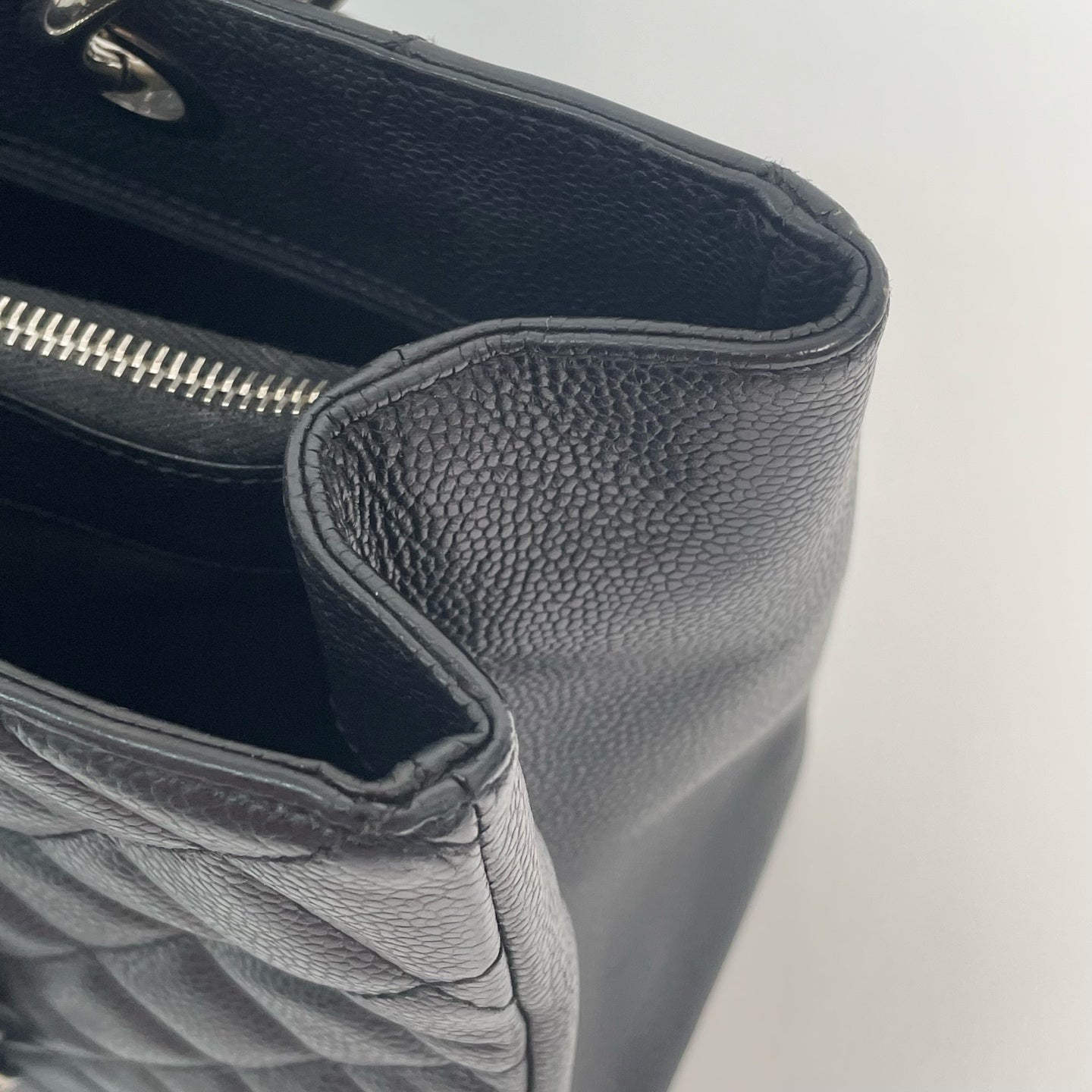 Chanel - Other - Leather - Black - (medium)