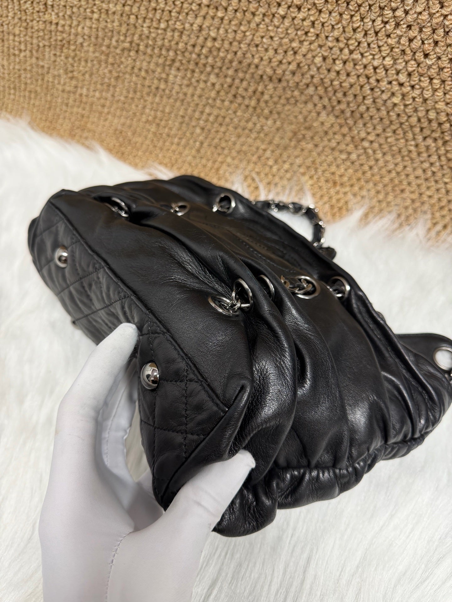 Chanel - Other - Leather - Black - (medium)