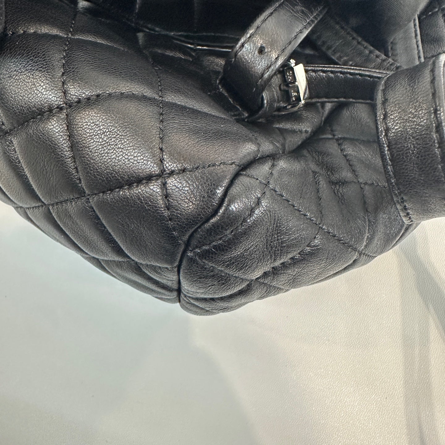 Chanel - Other - Leather - Black - (medium)