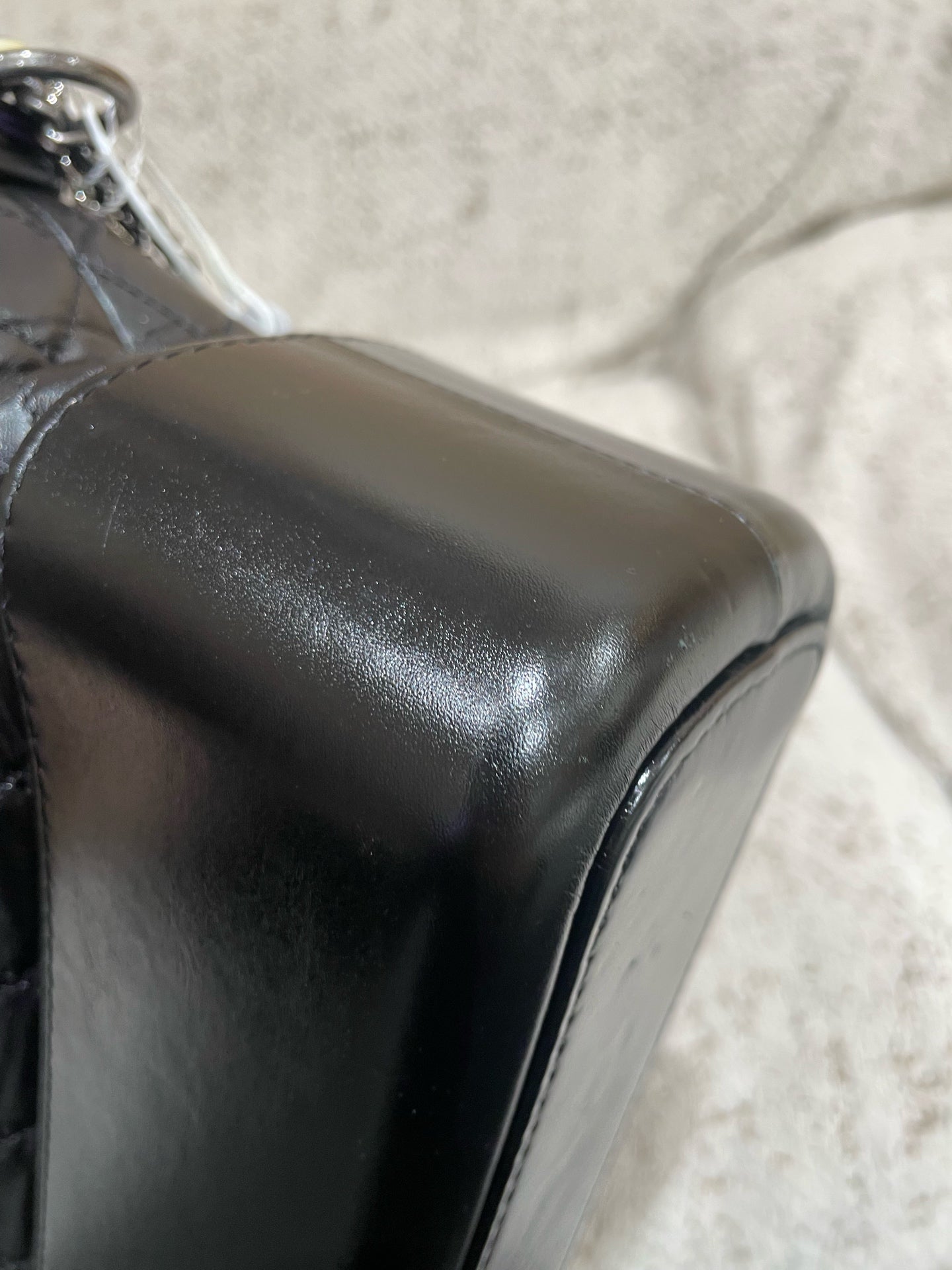 Chanel - Other - Leather - Black - (medium)